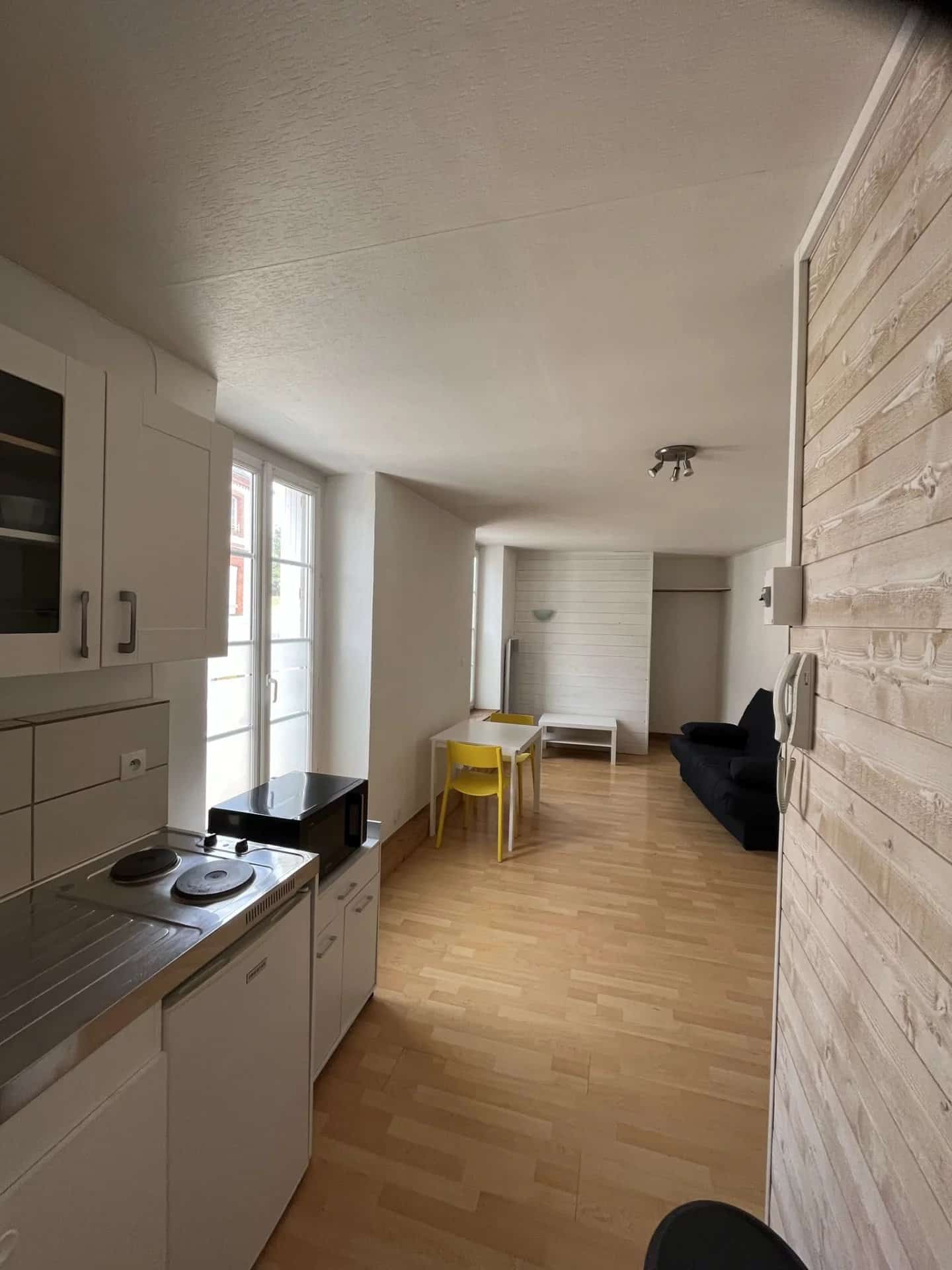 CHOLET CENTRE VILLE, STUDIO MEUBLE 1ER ETAGE