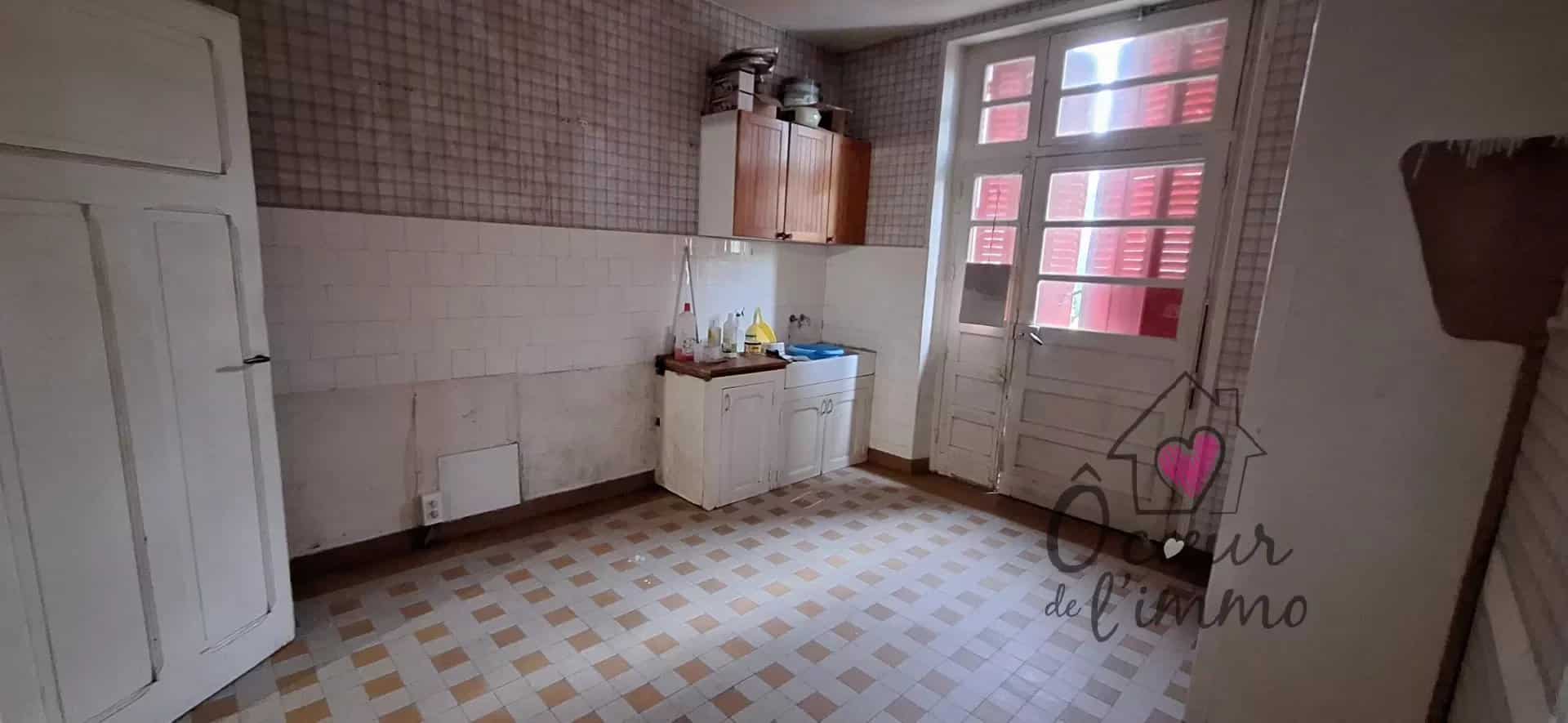 Maison à rénover de 142m2 +  sous sol