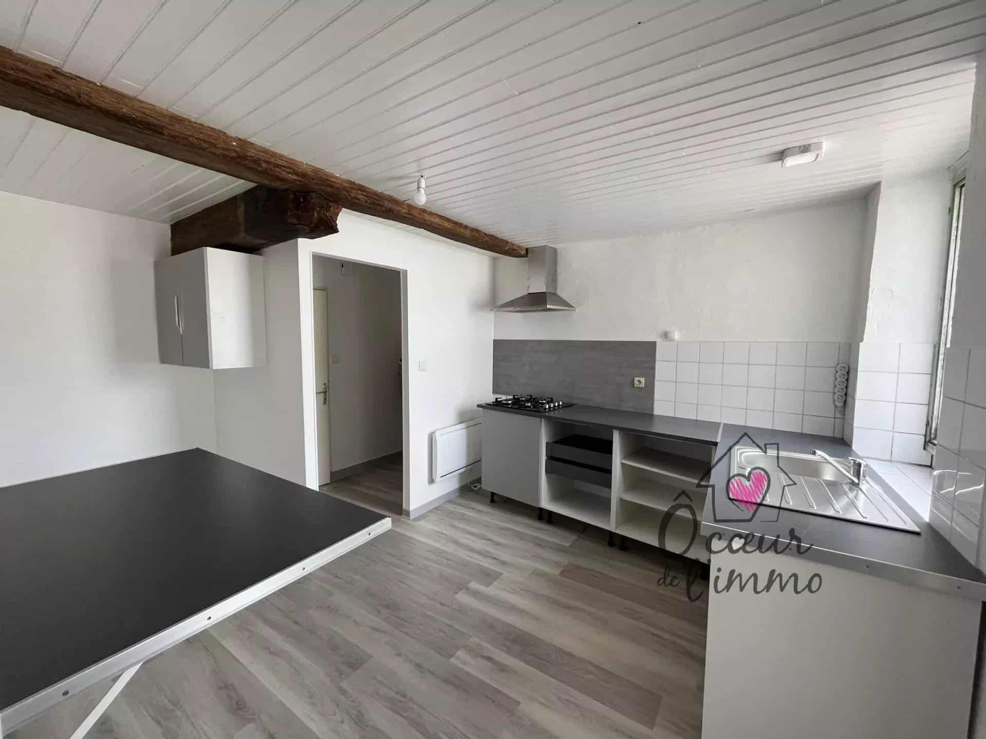 VEZINS APPARTEMENT T3