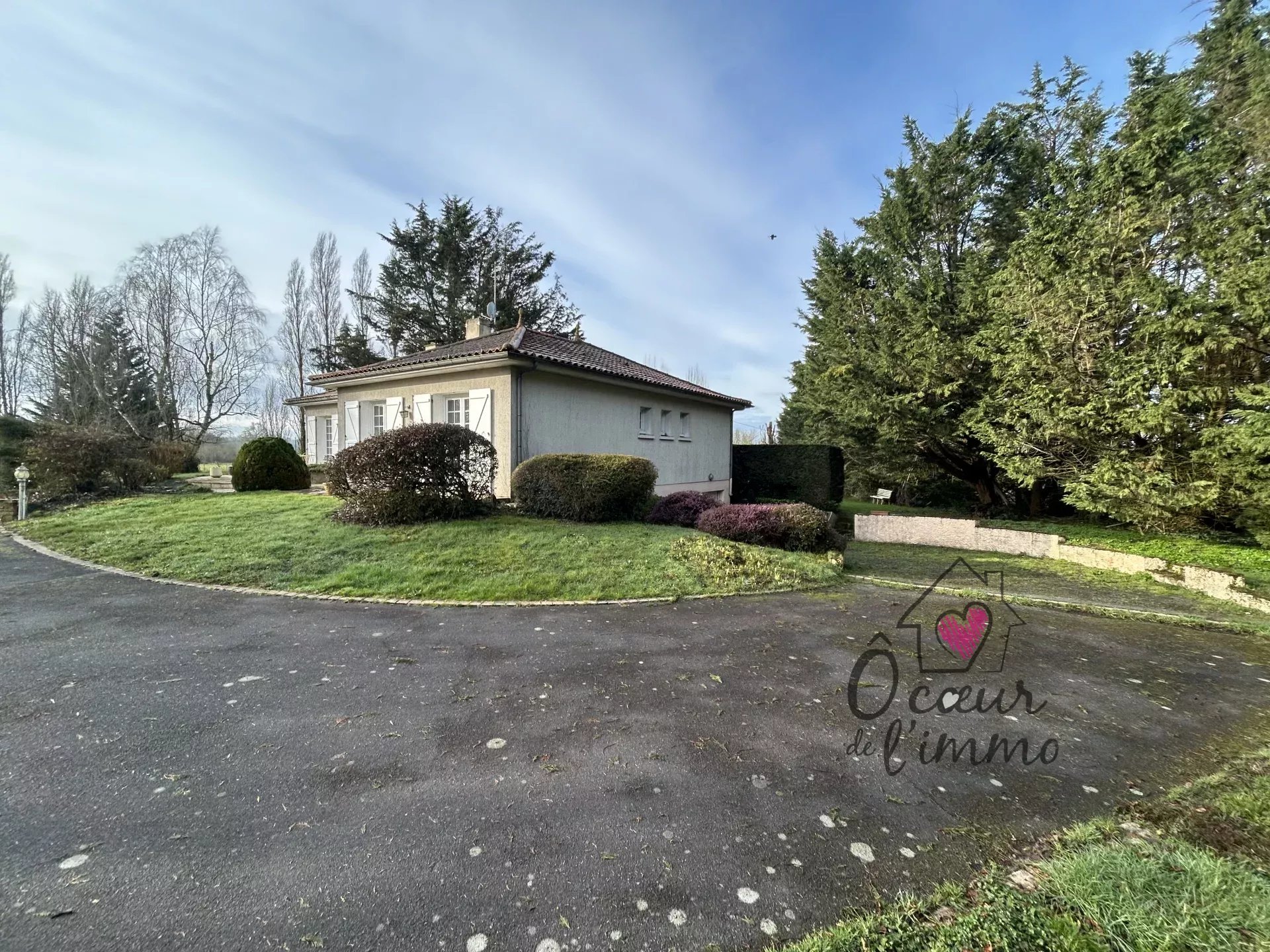 PAVILLON DE 124M2 SUR 4800M² DE TERRAIN