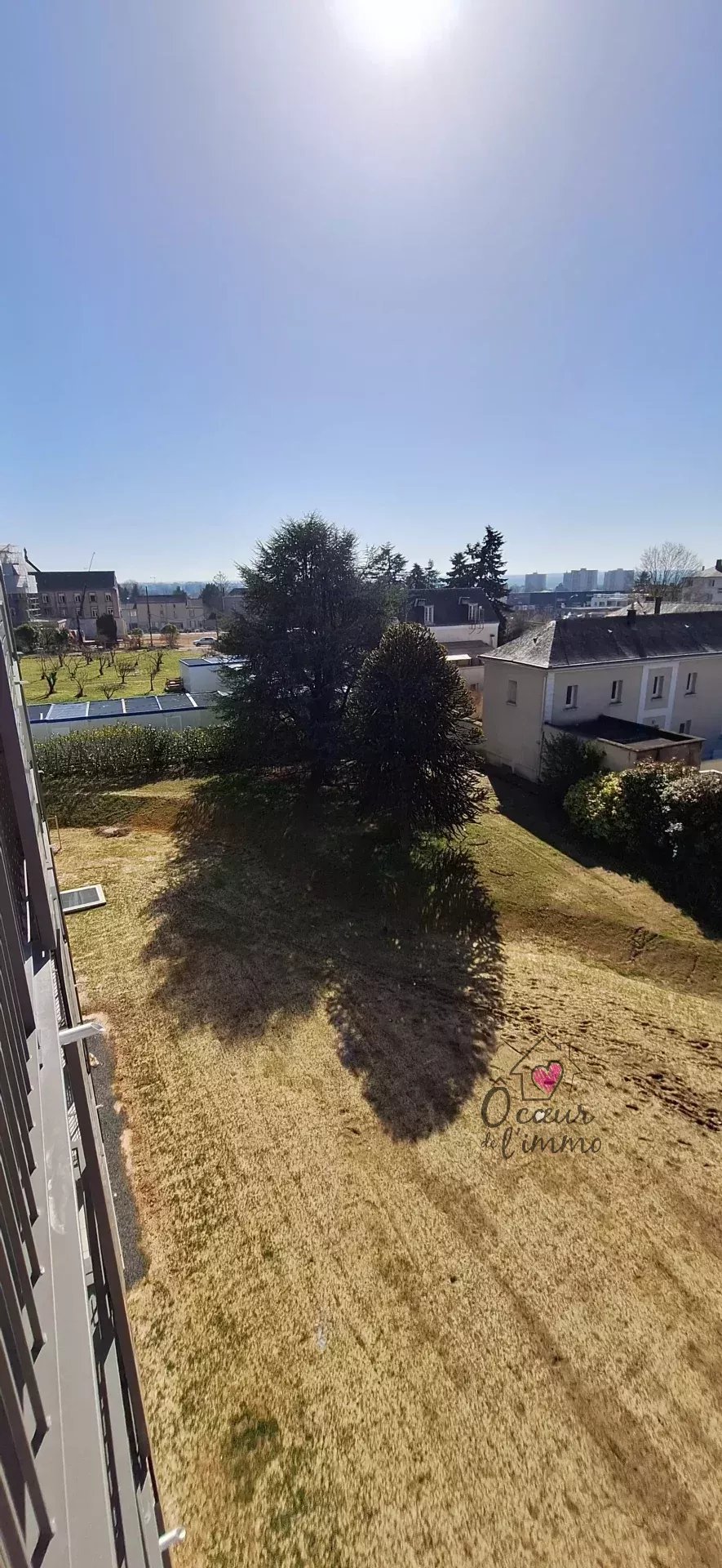 Appartement centre ville  : 2 chambres  avec stationnement + box garage.