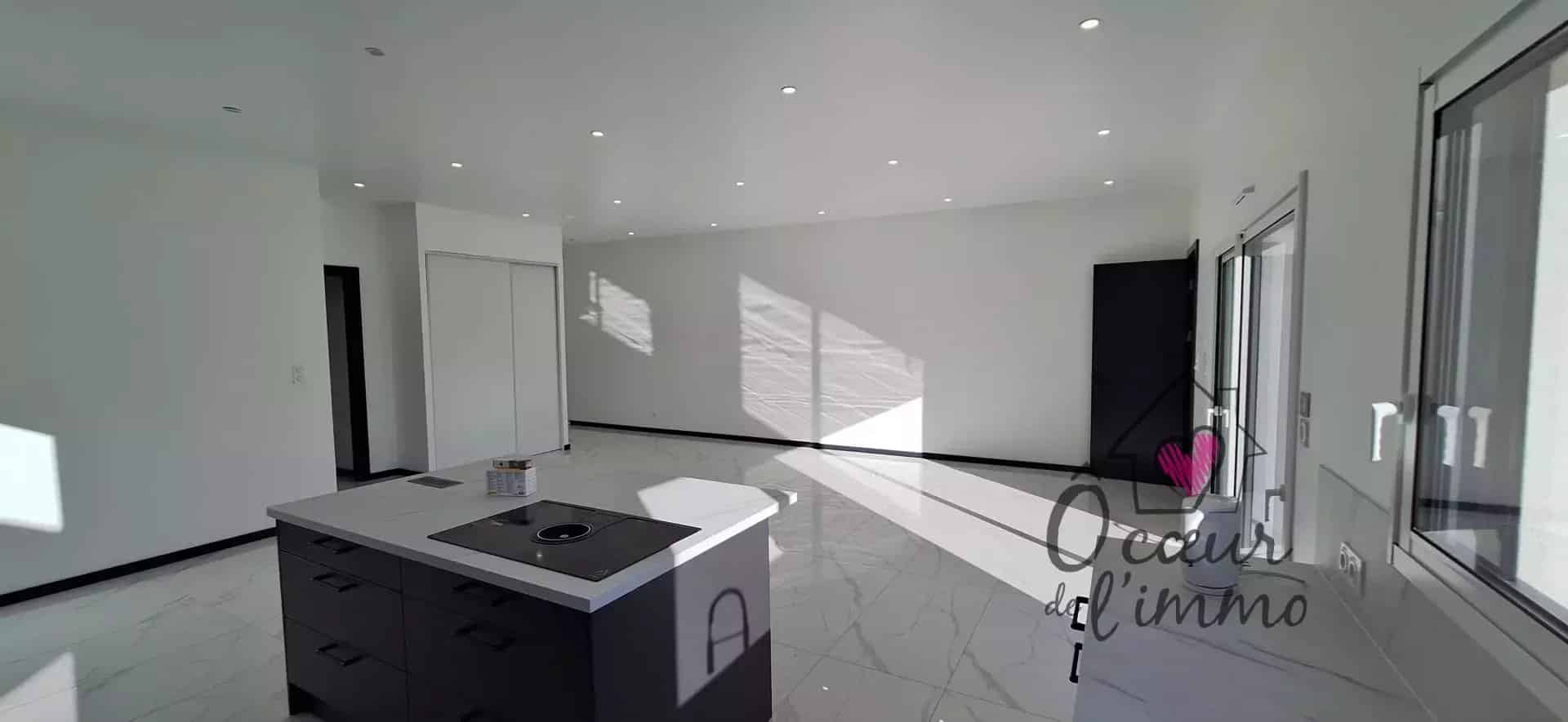 Maison Moderne 4 chambres  avec 50m2 de garage