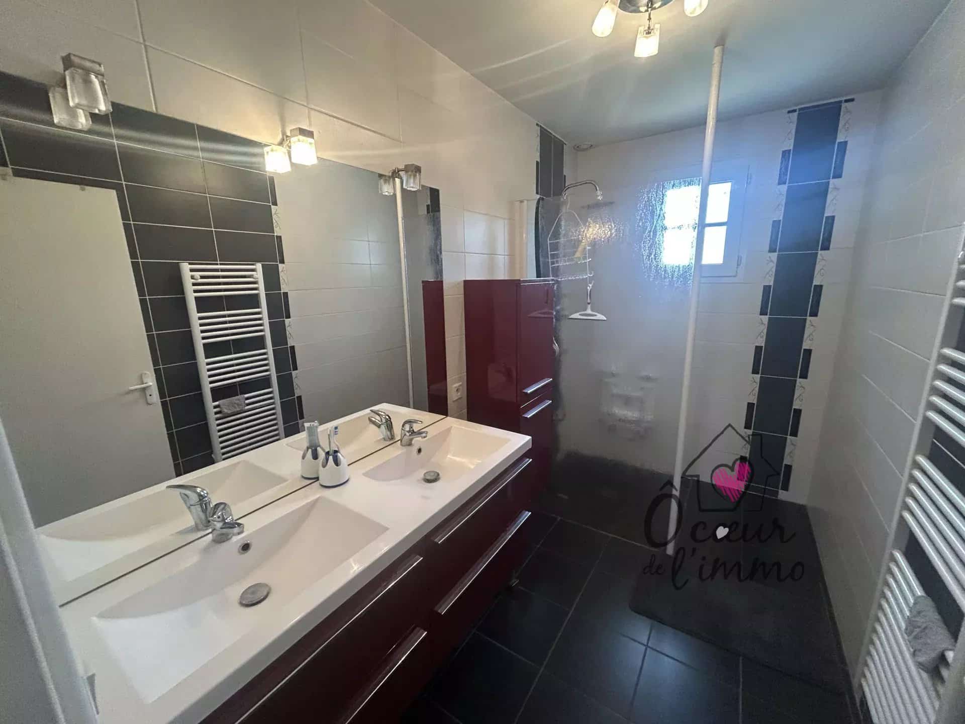 PAVILLON 134M² SAINT-GEORGES-DES-GARDES