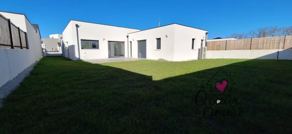 Maison Moderne 4 chambres  avec 50m2 de garage