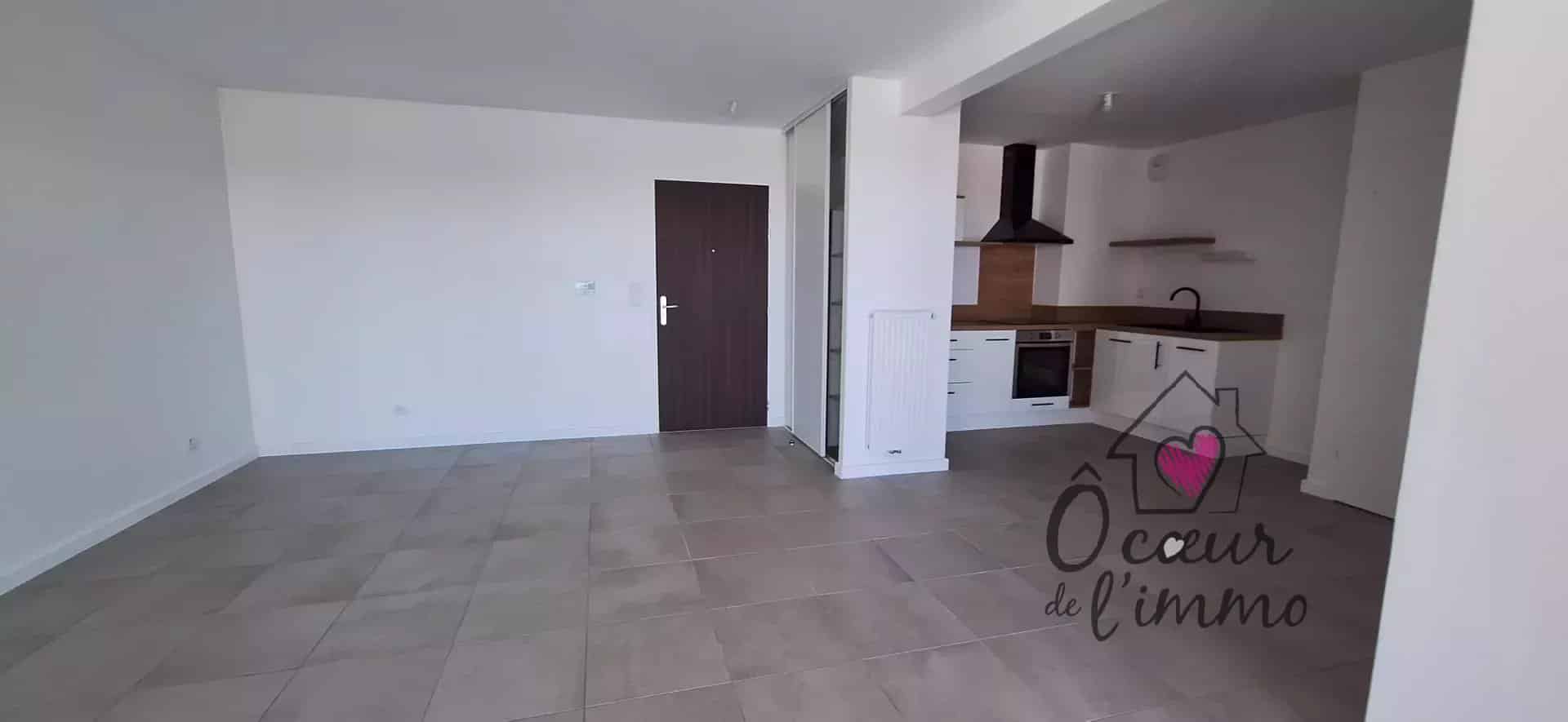 Appartement centre ville  : 2 chambres  avec stationnement + box garage.