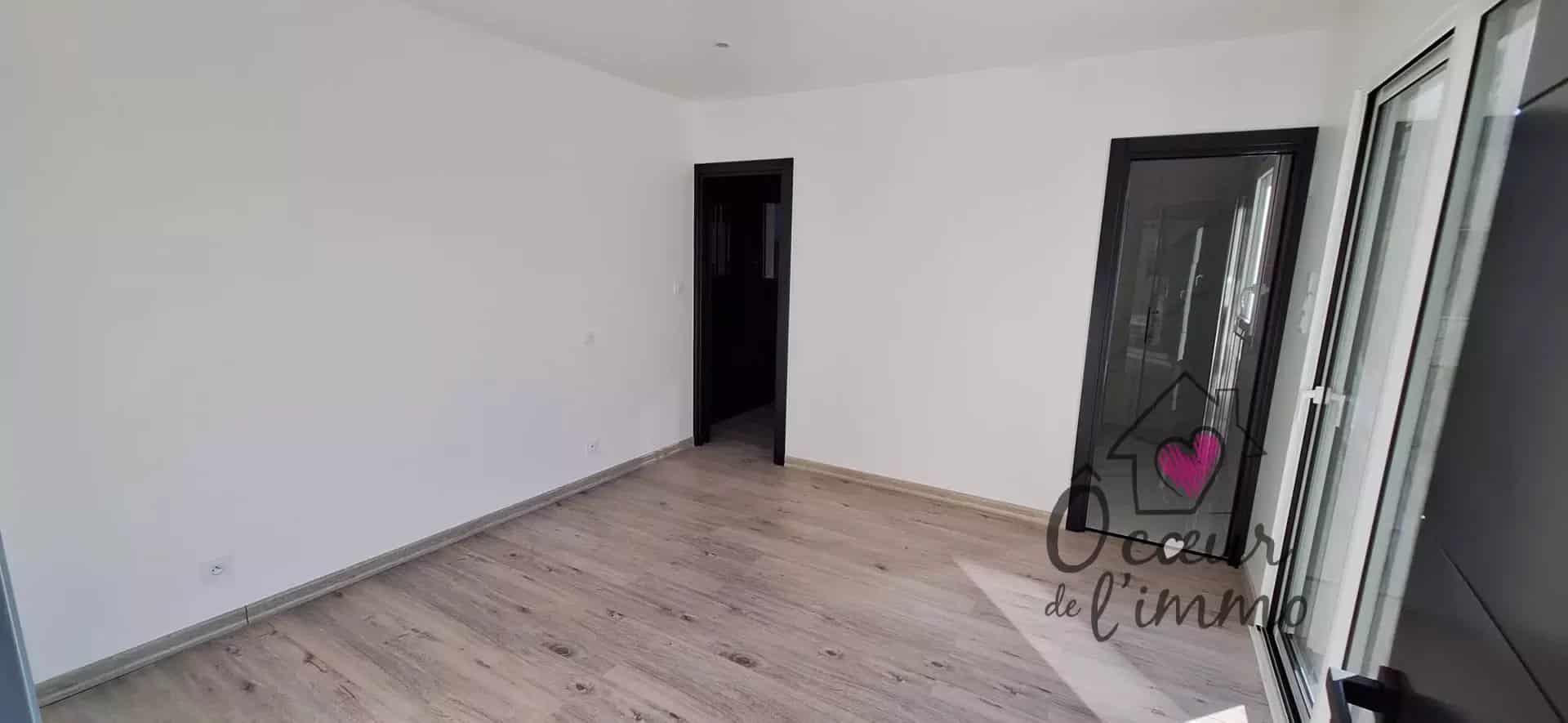 Maison Moderne 4 chambres  avec 50m2 de garage