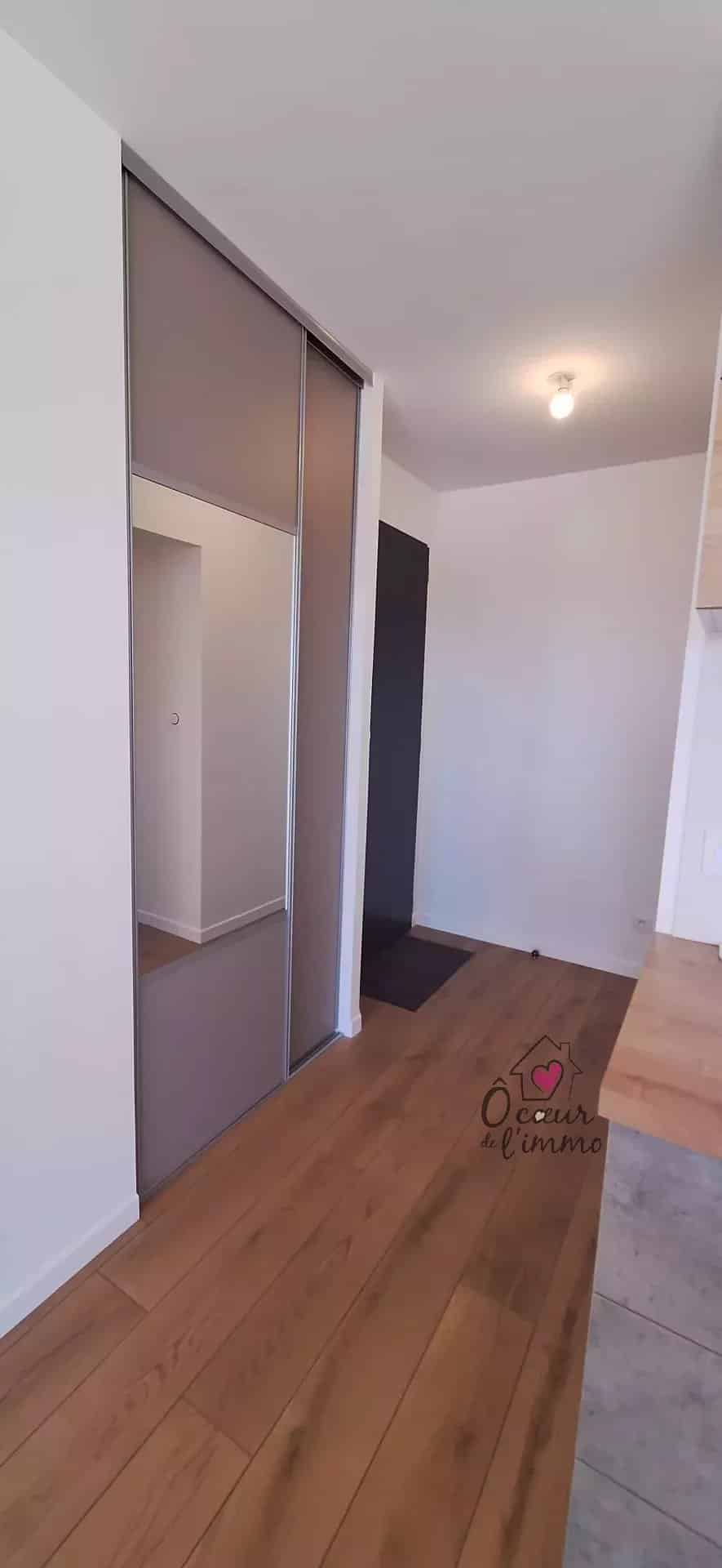 Plain pied : 3 chambres + garage.