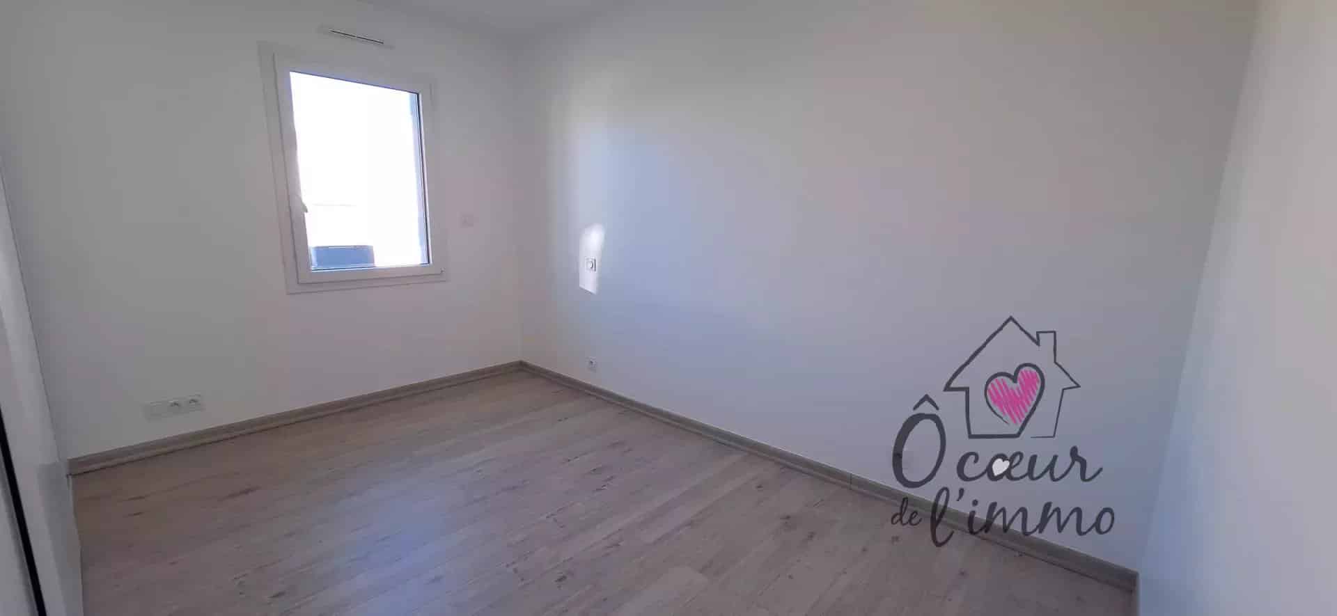 Maison Moderne 4 chambres  avec 50m2 de garage