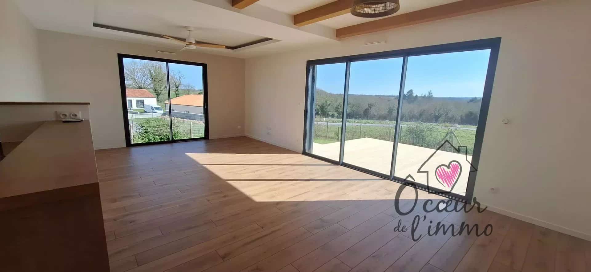 Plain pied : 3 chambres + garage.