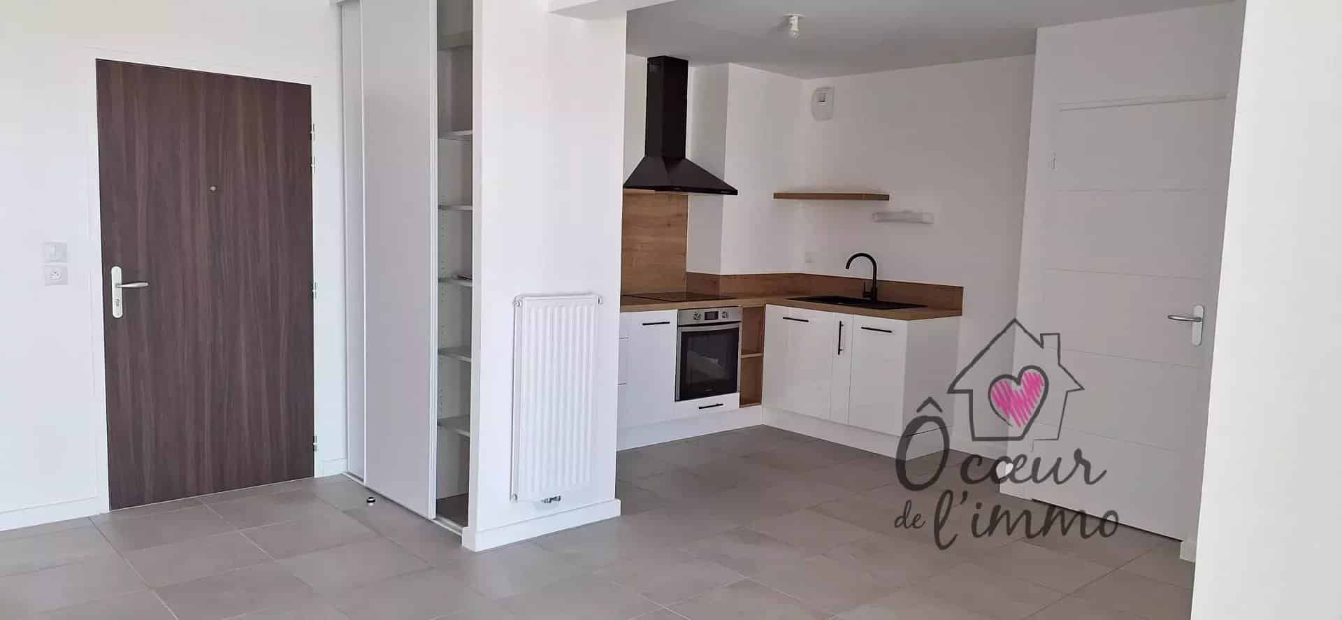 Appartement centre ville  : 2 chambres  avec stationnement + box garage.