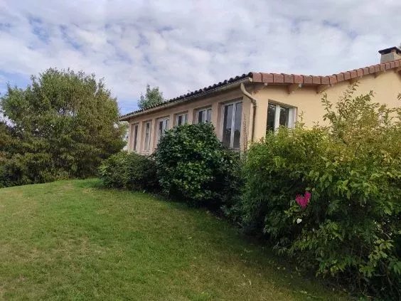 PAVILLON SUR SOUS SOL