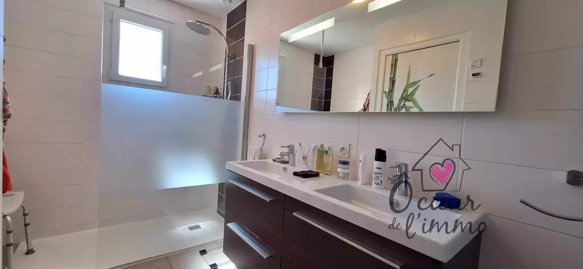 maison 95 m2 rénovée  sur  sous sol.