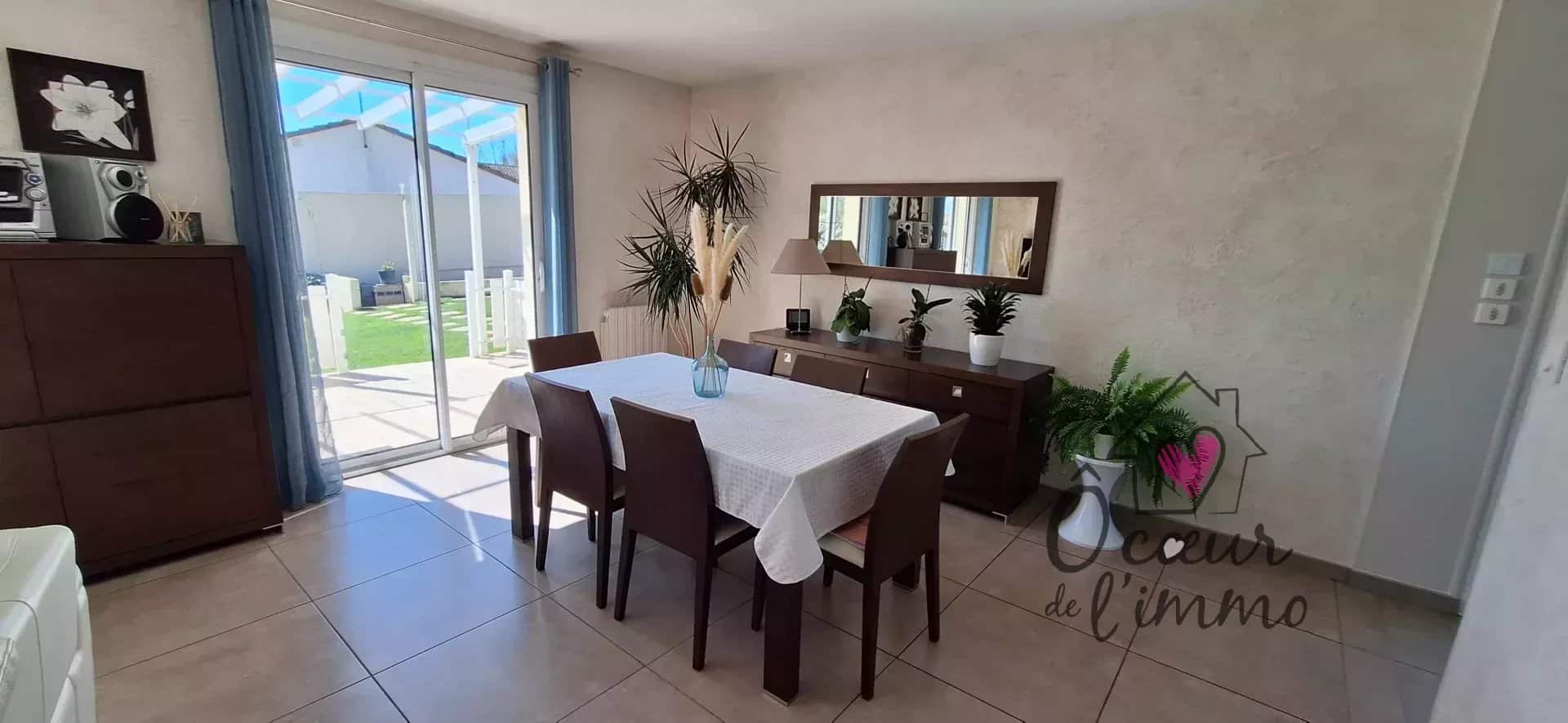 maison 95 m2 rénovée  sur  sous sol.