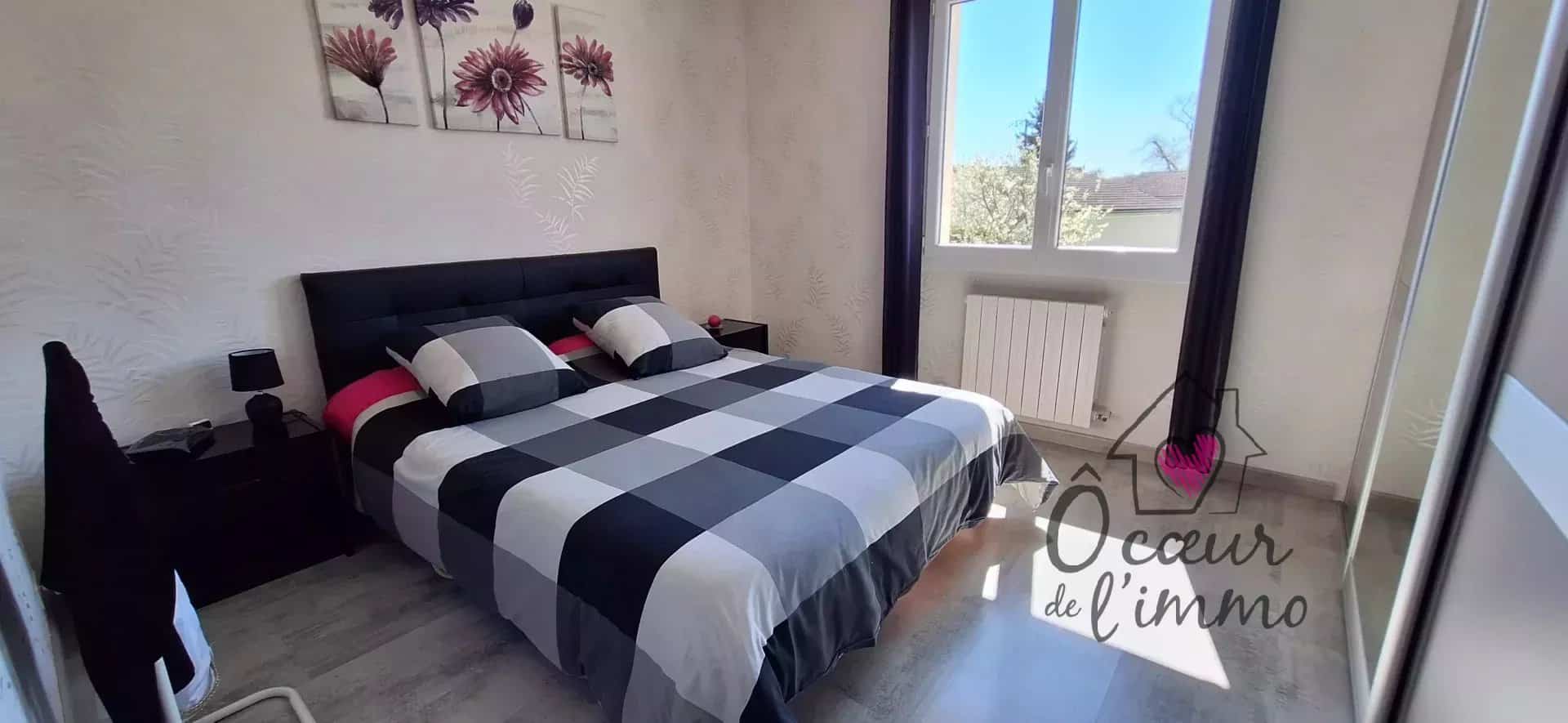 maison 95 m2 rénovée  sur  sous sol.
