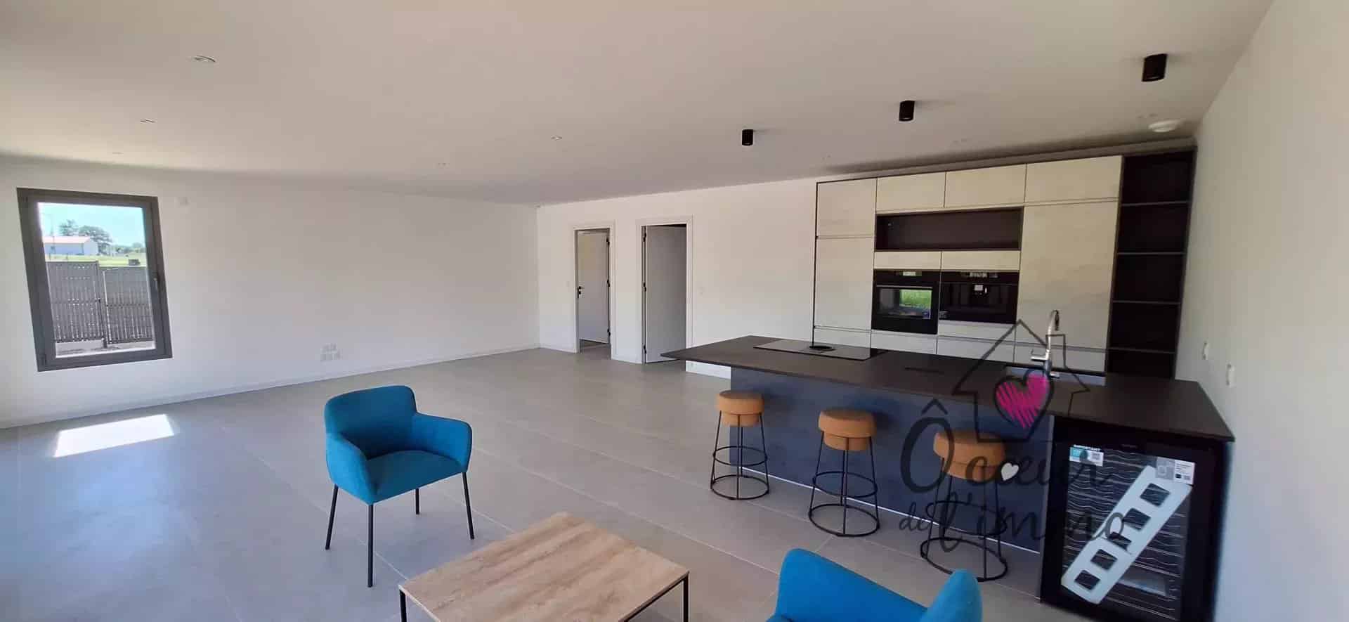 Beau plain pied 125m2 avec garage.