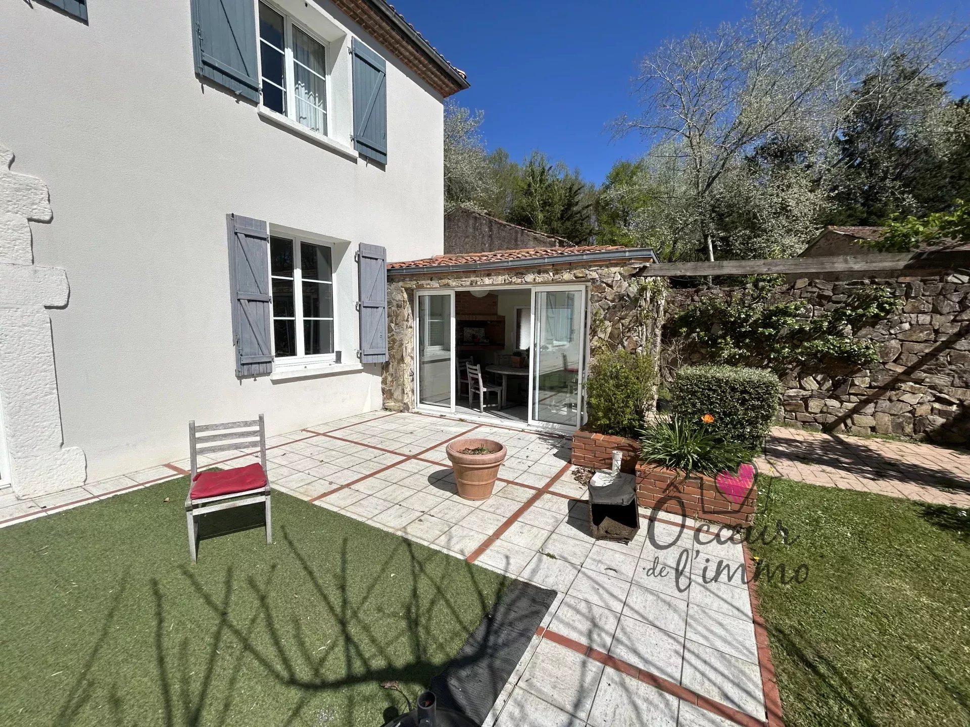 PROPRIETE  DE 230M² SUR 2,7 hectares