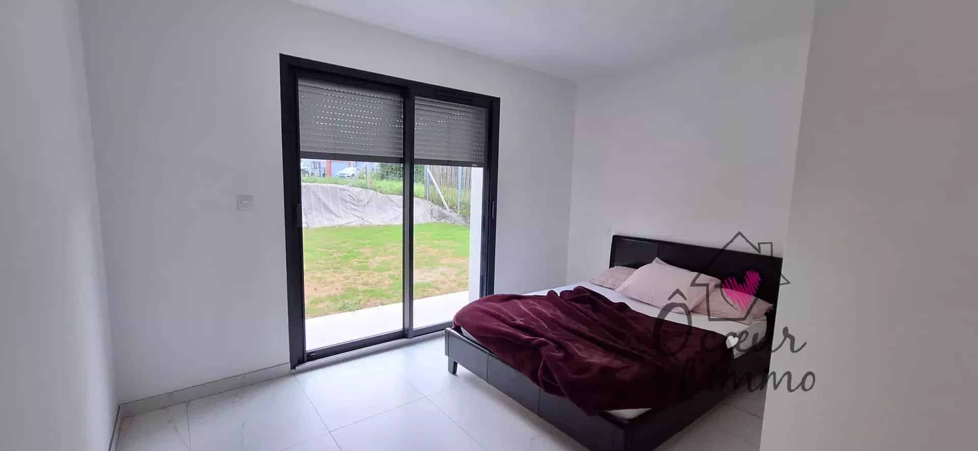 Plain pied moderne   4 chambres  avec garage