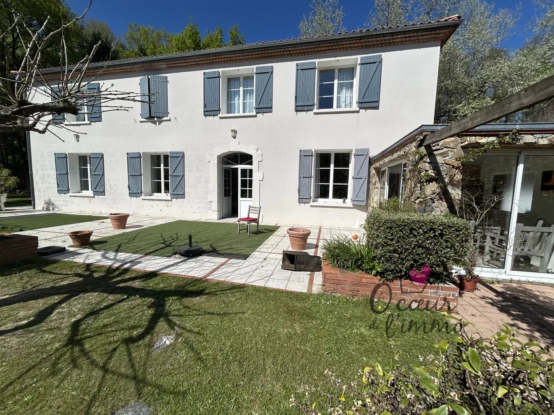 PROPRIETE  DE 230M² SUR 2,7 hectares