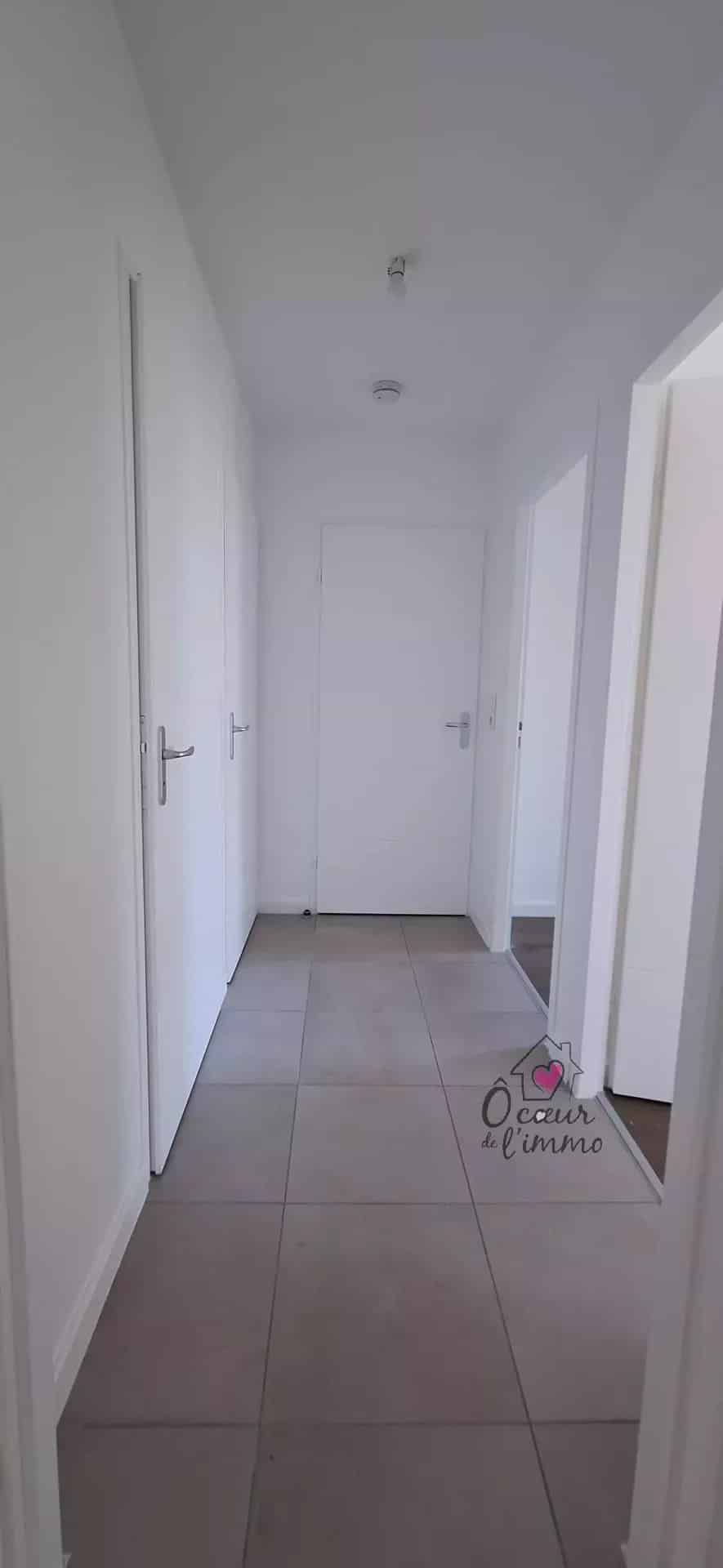 Appartement centre ville  : 2 chambres  avec stationnement + box garage.