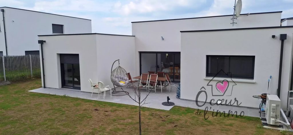 Plain pied moderne   4 chambres  avec garage