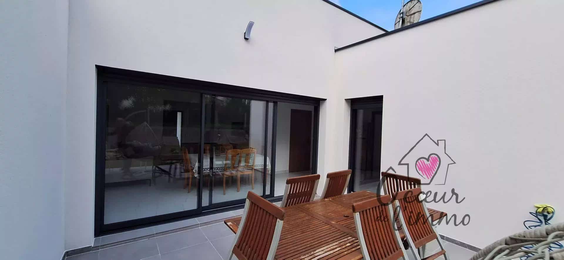 Plain pied moderne   4 chambres  avec garage
