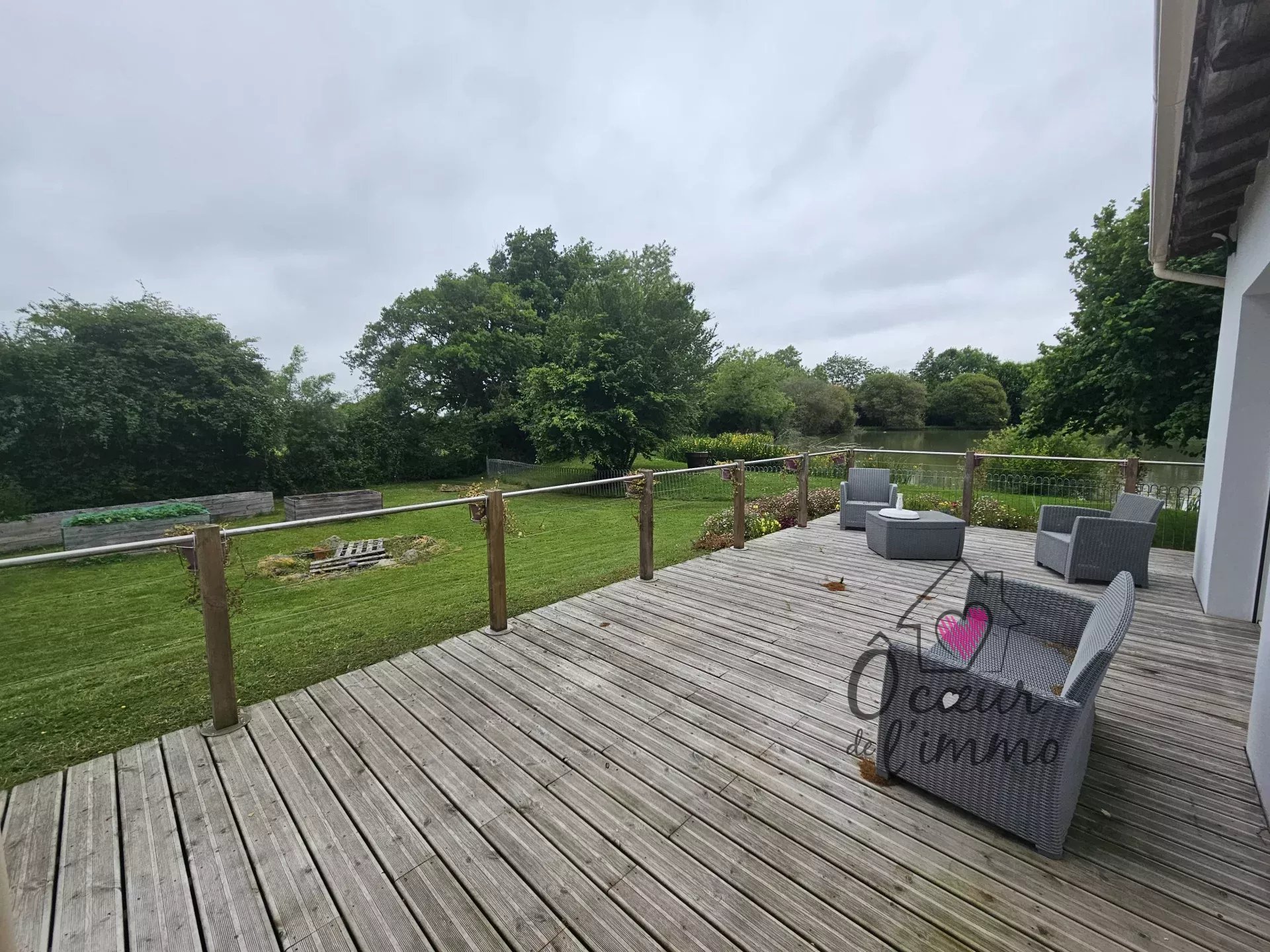 PROPRIÉTÉ AVEC ETANG