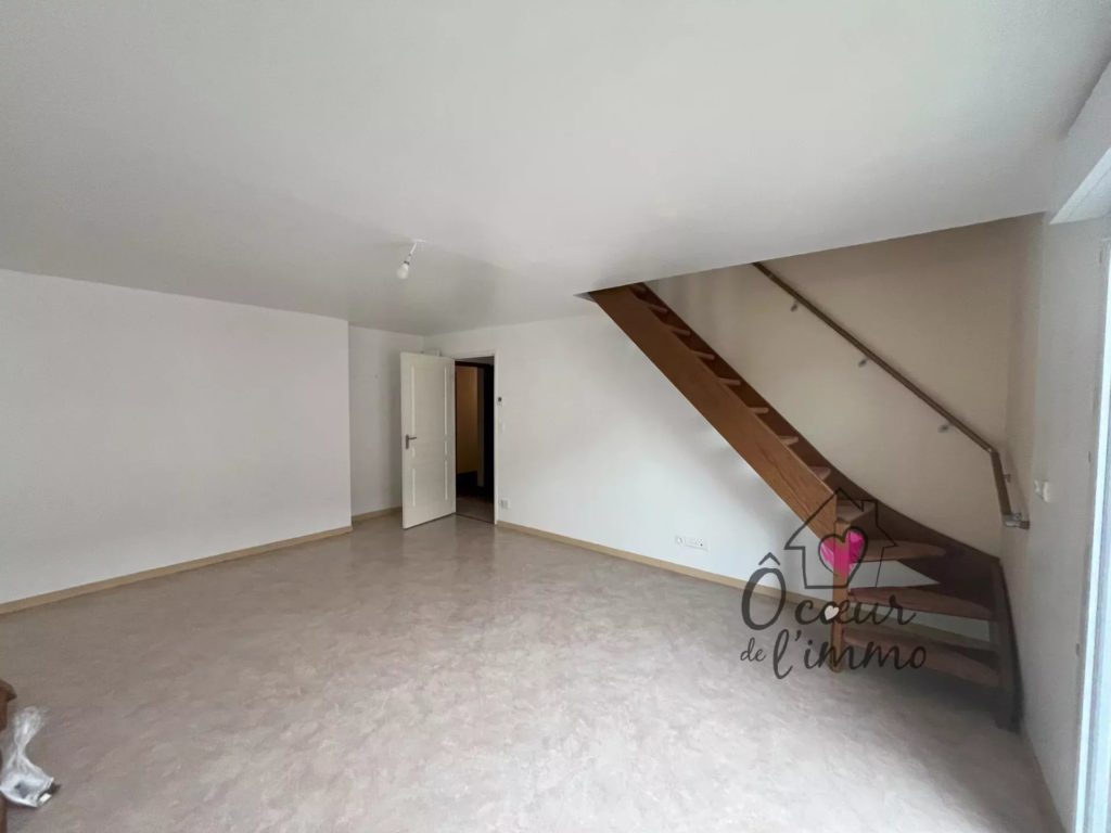 CHEMILLE, SECTEUR GARE, APPARTEMENT T2