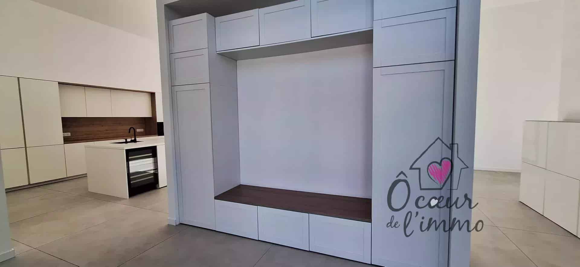 Maison d’architecte : 220m2 sur 900m2 de terrain.