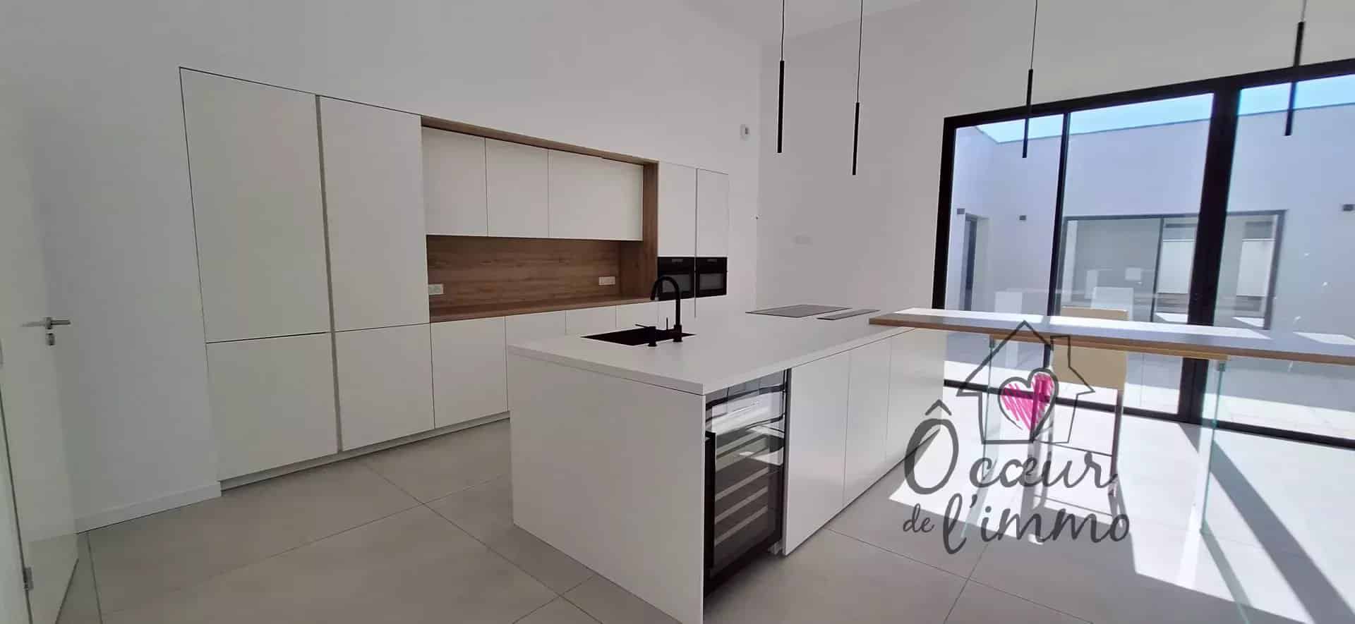 Maison d’architecte : 220m2 sur 900m2 de terrain.