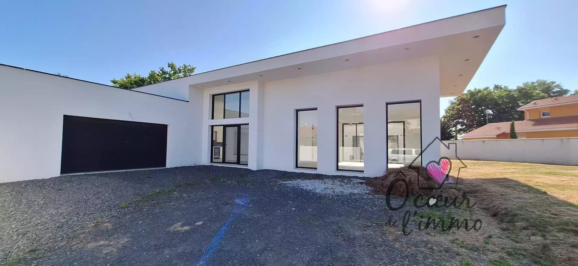 Maison d’architecte : 220m2 sur 900m2 de terrain.