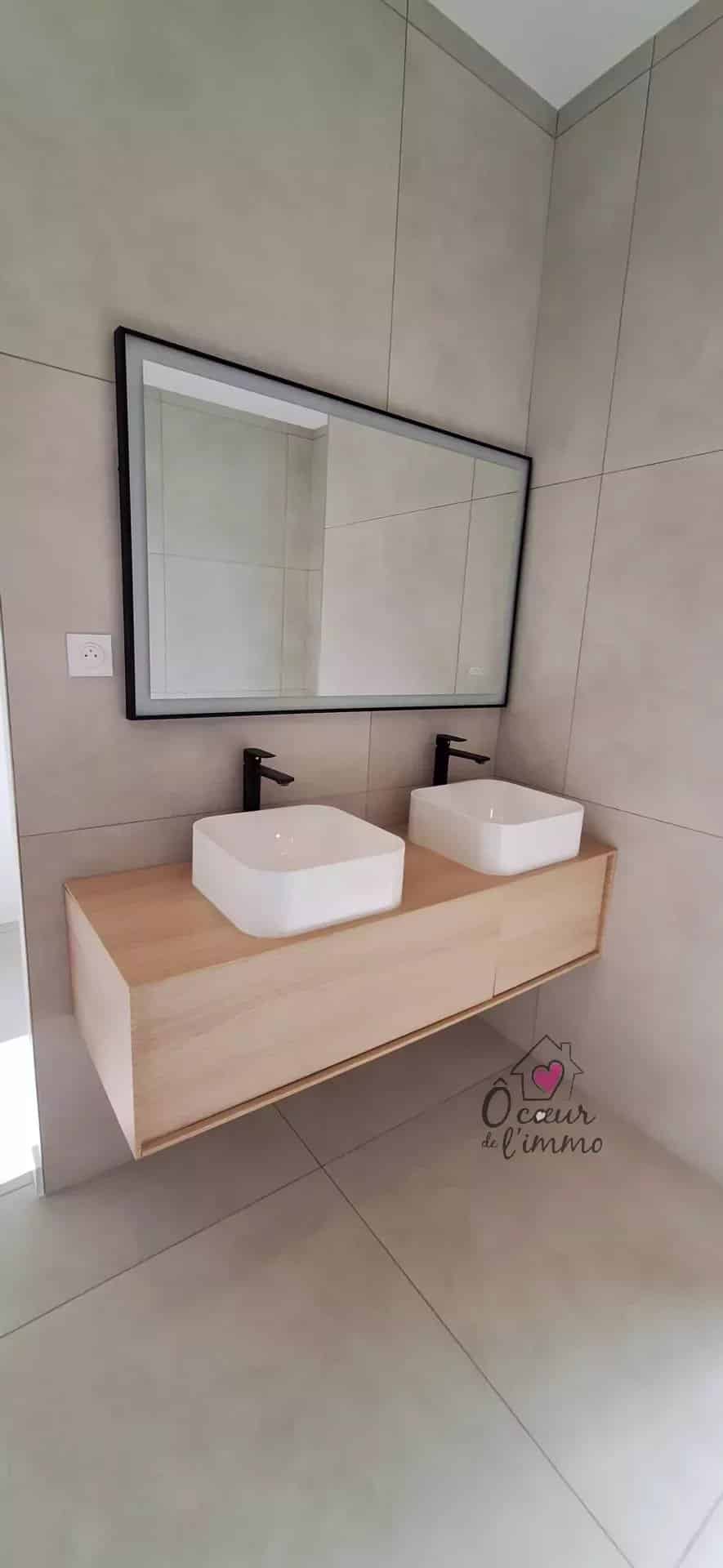 Maison d’architecte : 220m2 sur 900m2 de terrain.
