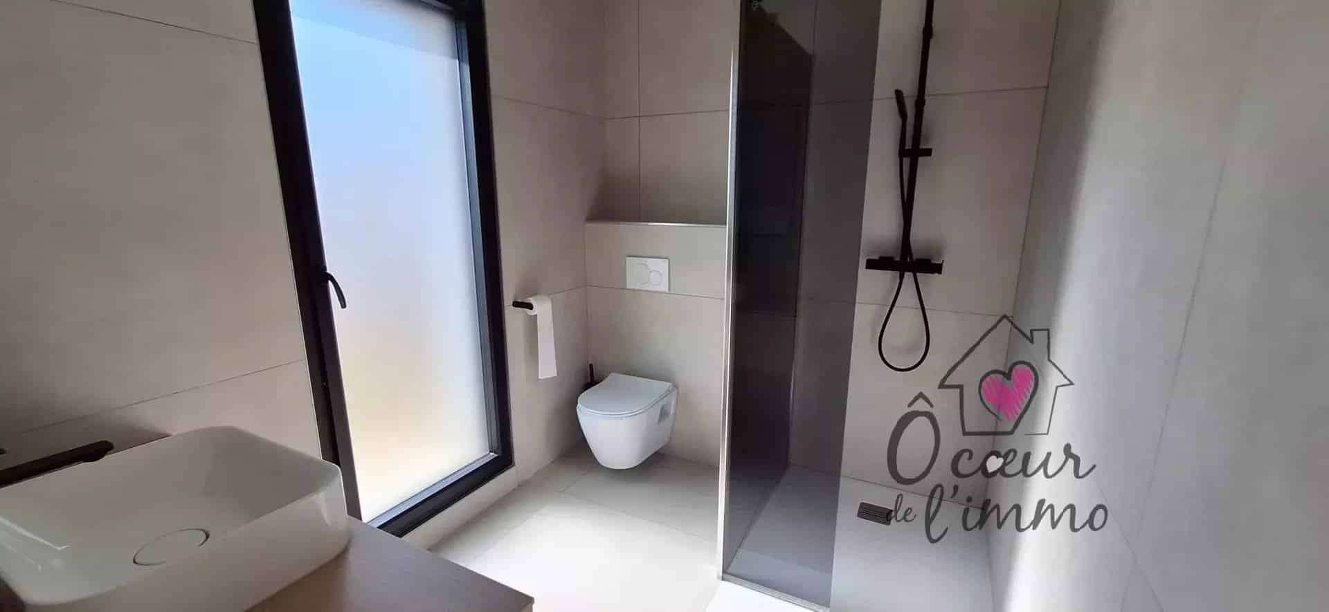 Maison d’architecte : 220m2 sur 900m2 de terrain.