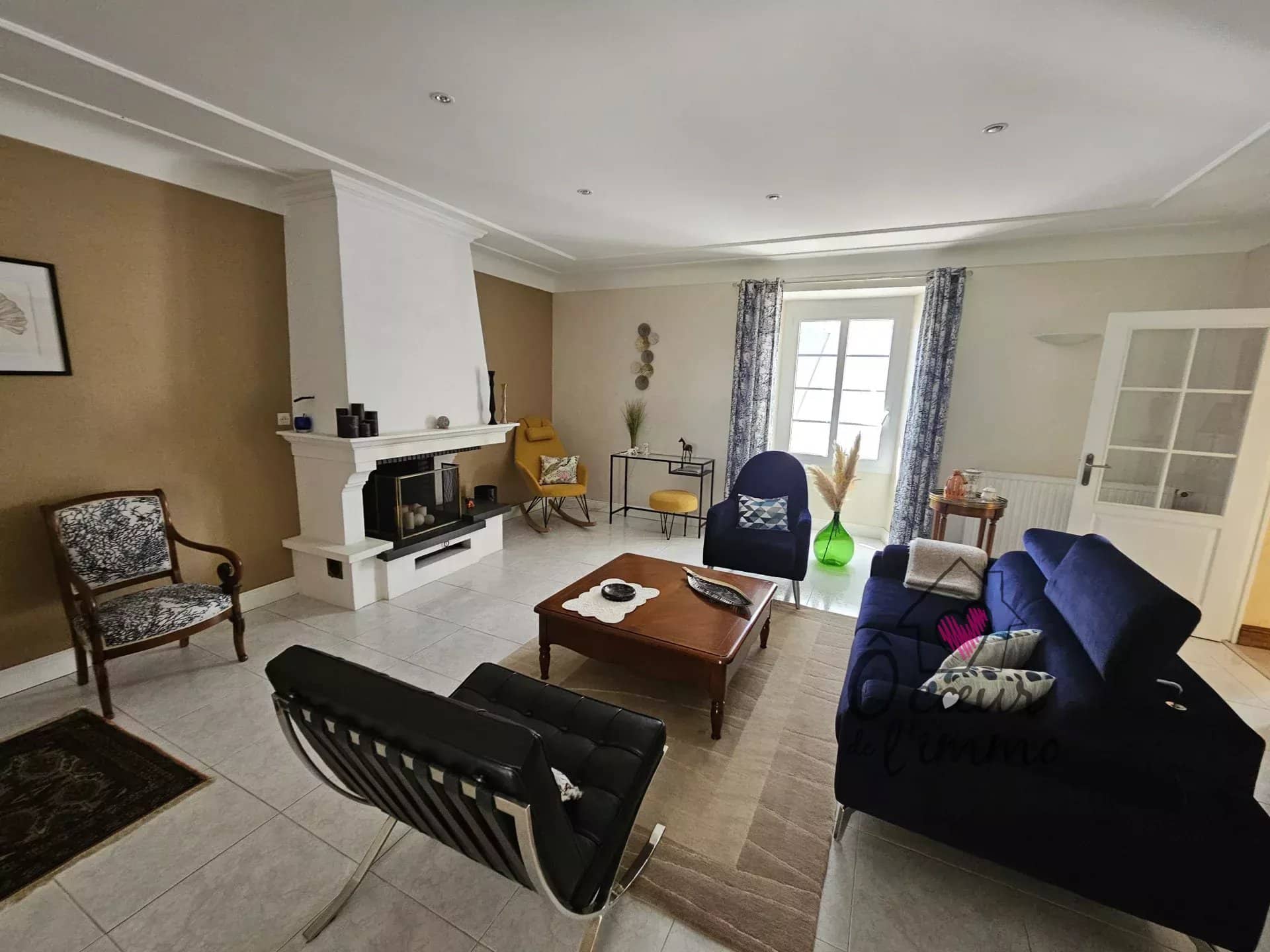 PAVILLON DE 240 M²