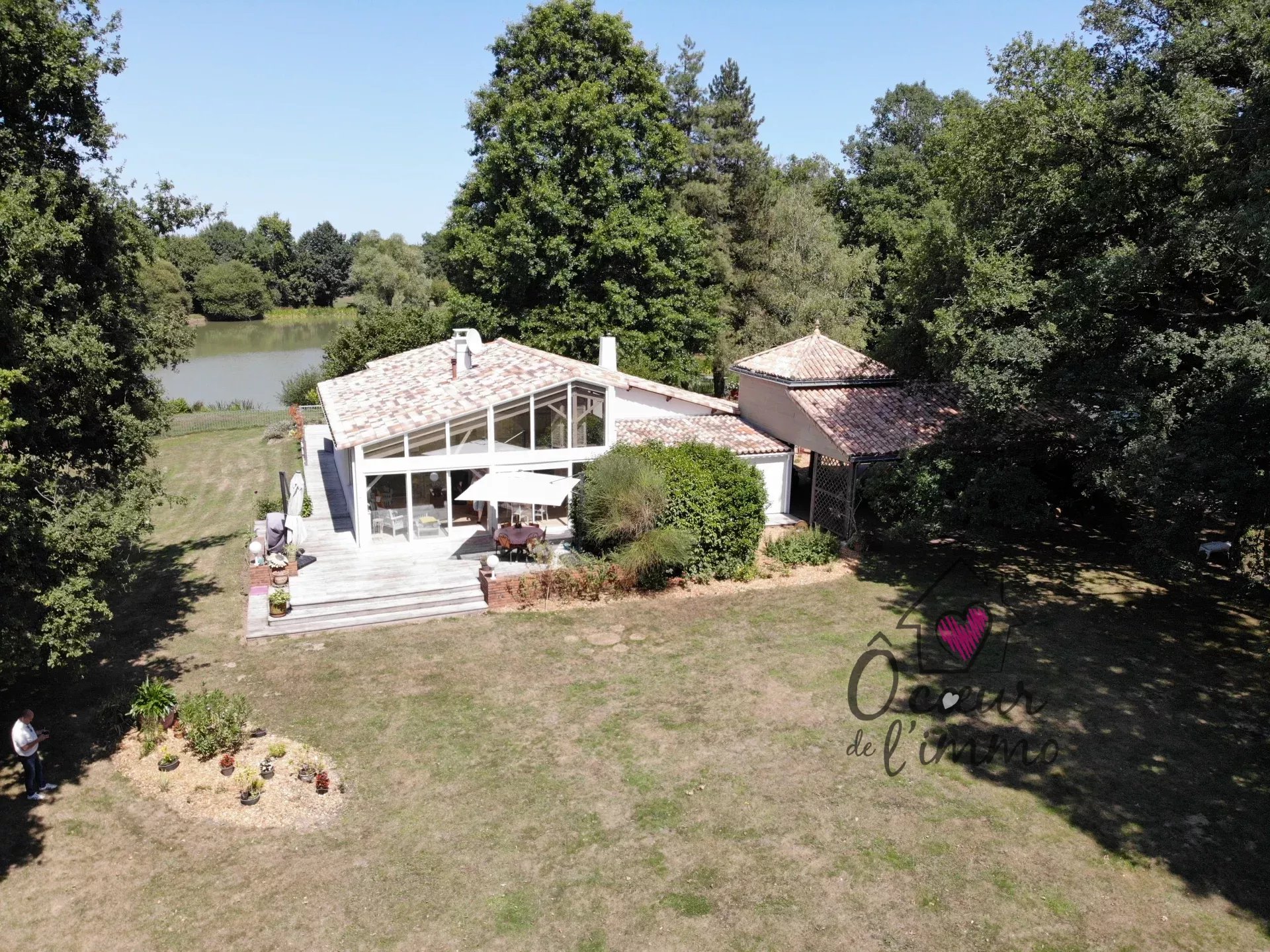 PROPRIÉTÉ AVEC ETANG