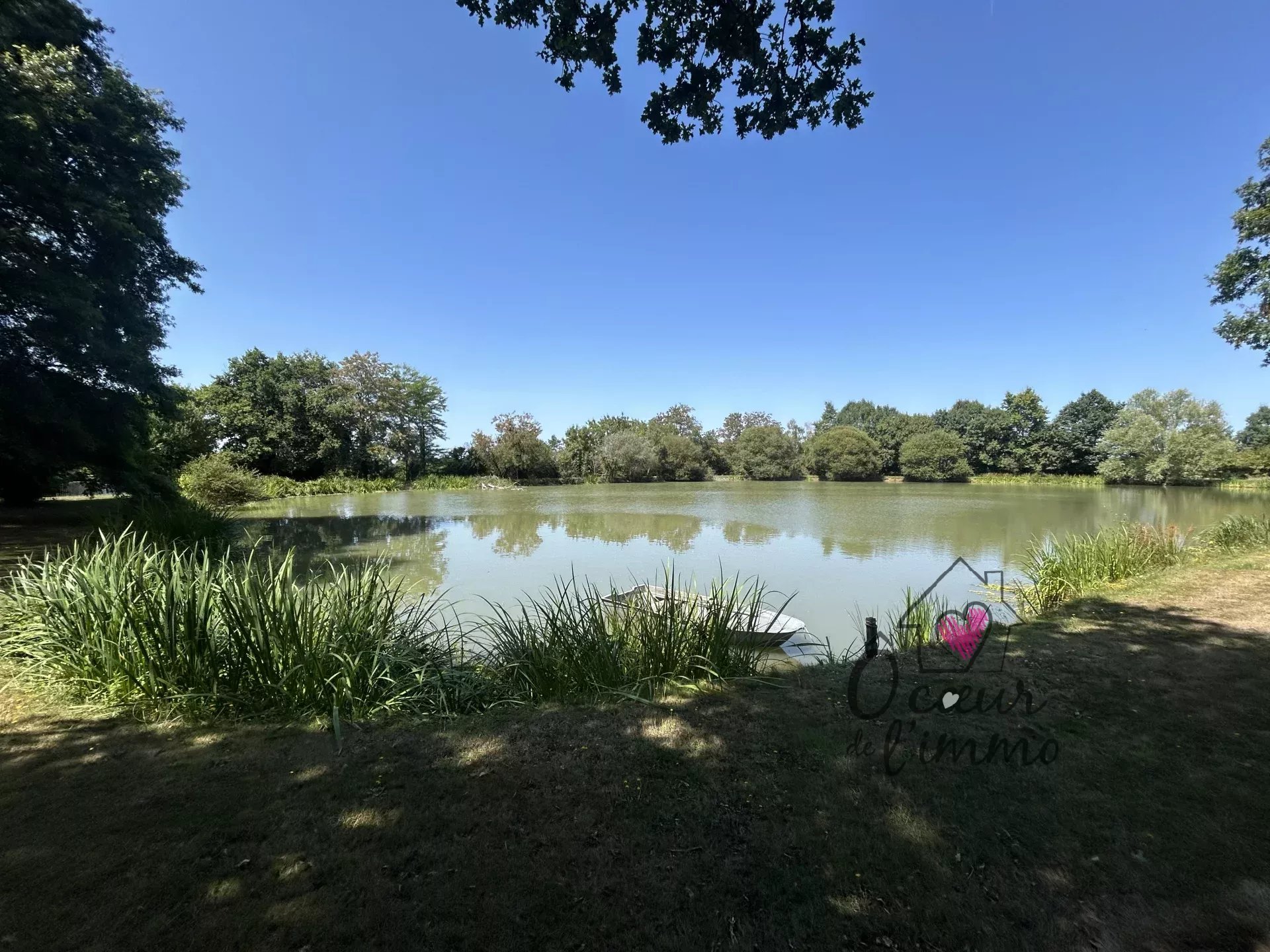 PROPRIÉTÉ AVEC ETANG