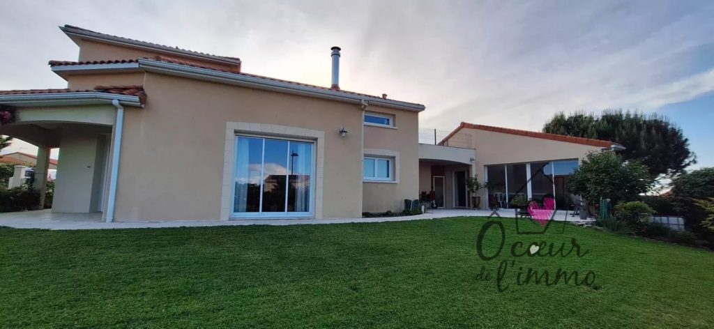 Maison 195 m2  quartier résidentiel de Cholet.