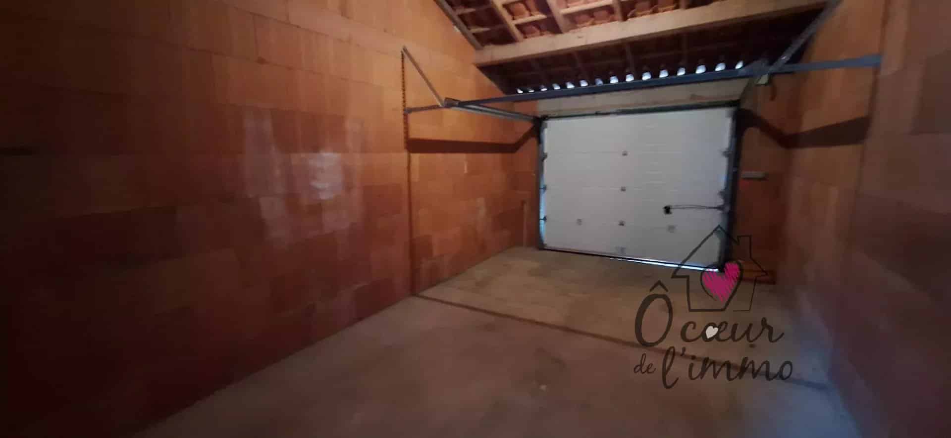 Plain pied  : 4 chambres avec garage.