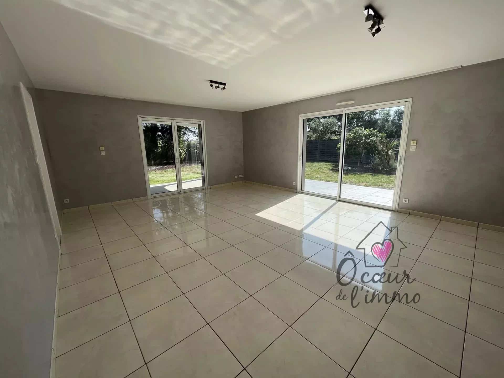 Plain pied  : 4 chambres avec garage.