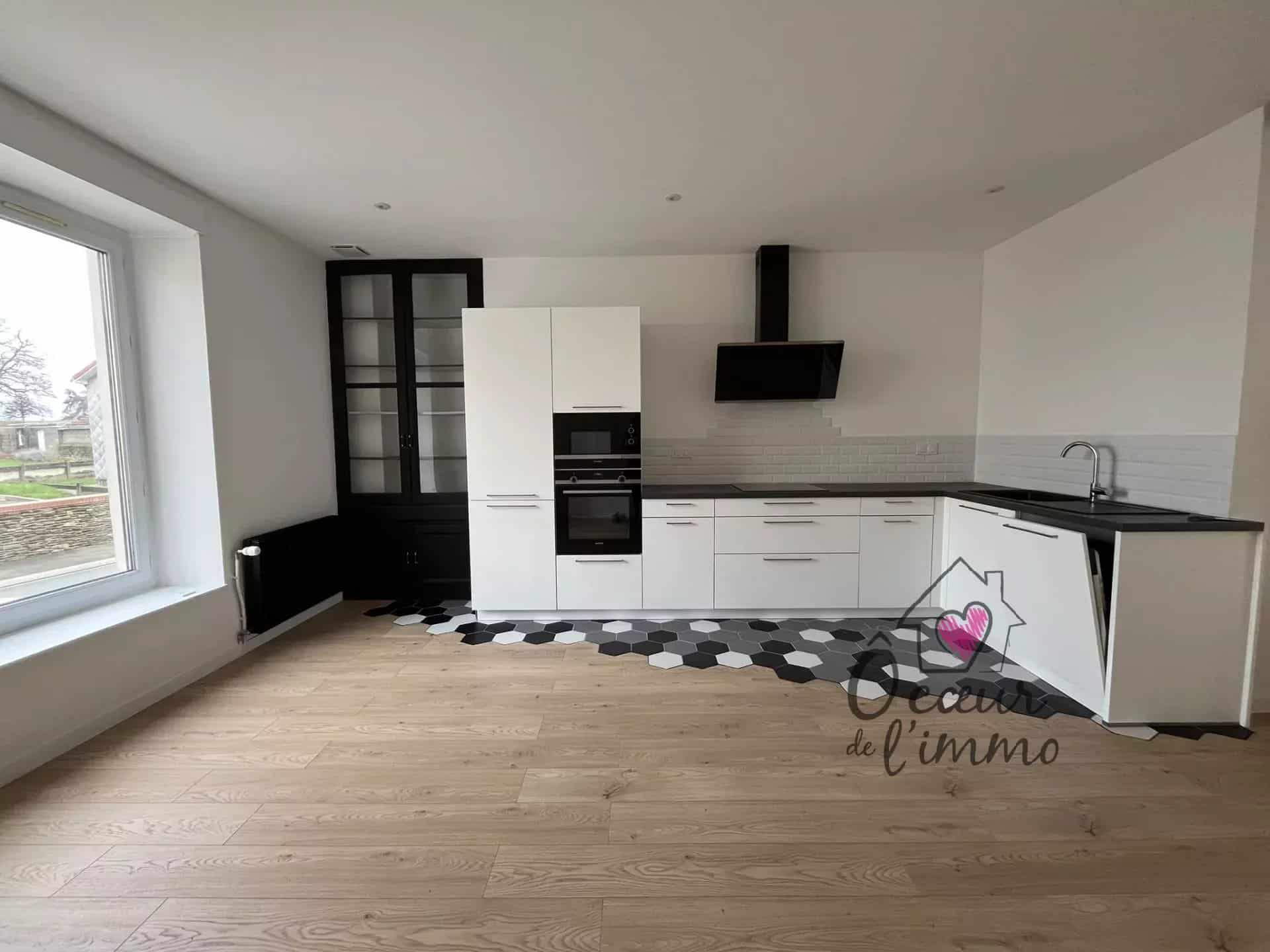 BEGROLLES EN MAUGES MAISON T5