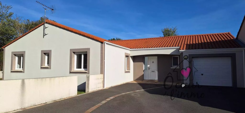 Plain pied  : 4 chambres avec garage.
