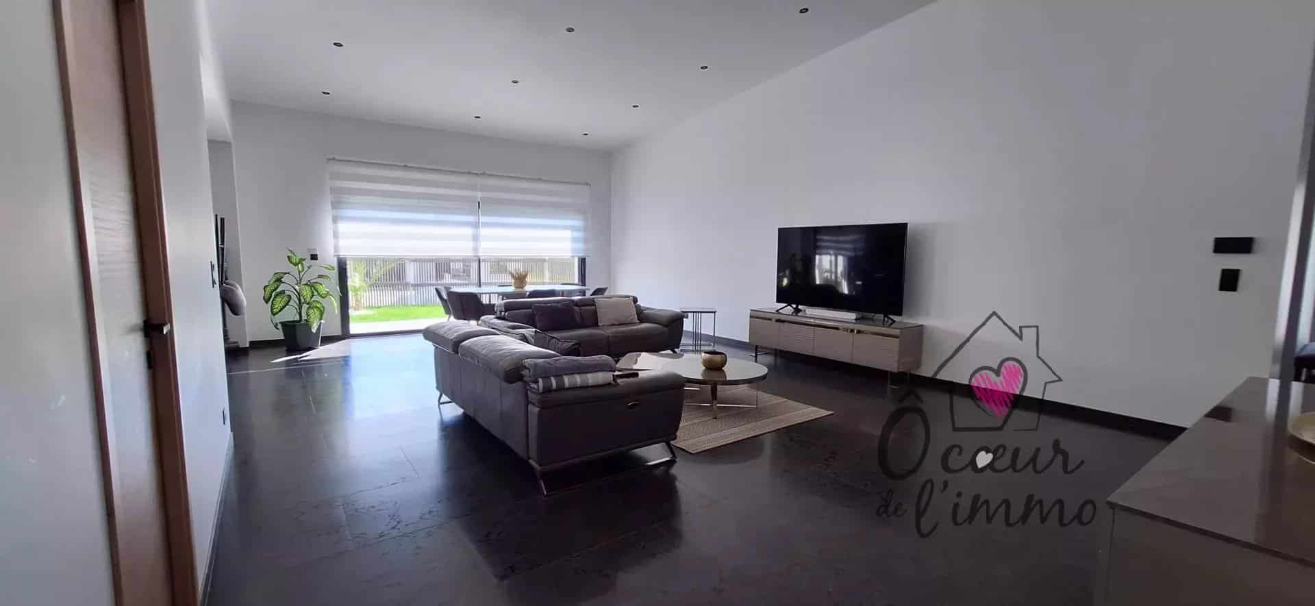 Plain pied 5 chambres 166m2 + garage.