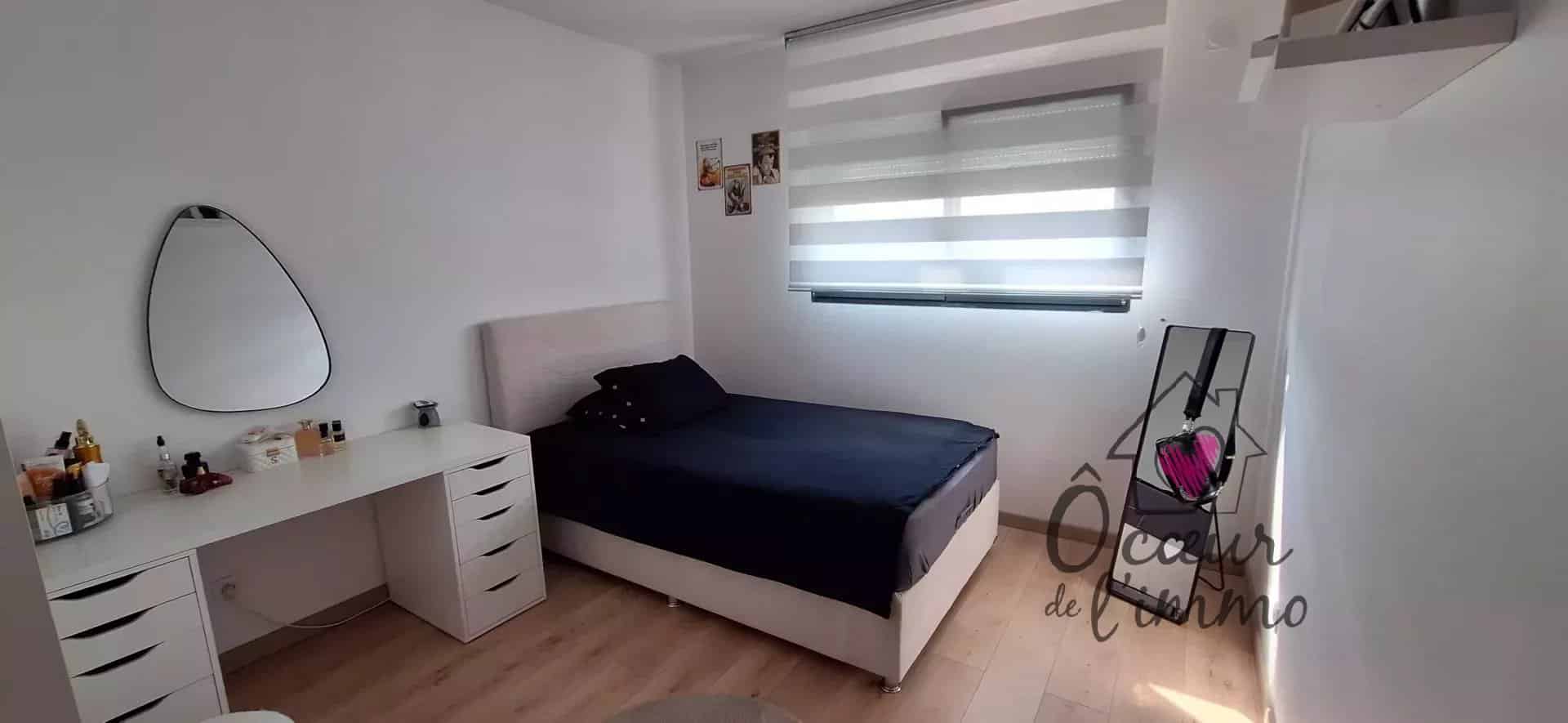 Plain pied 5 chambres 166m2 + garage.