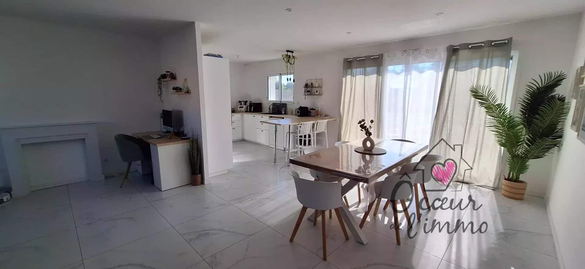 Plain pied de 2022 : 3 chambres  + garage.