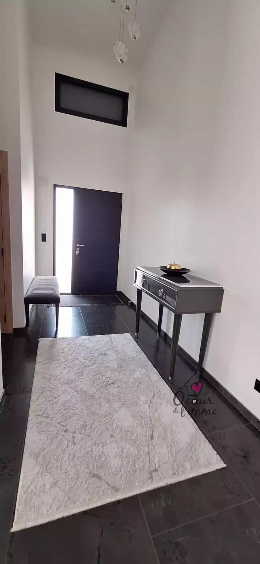 Plain pied 5 chambres 166m2 + garage.