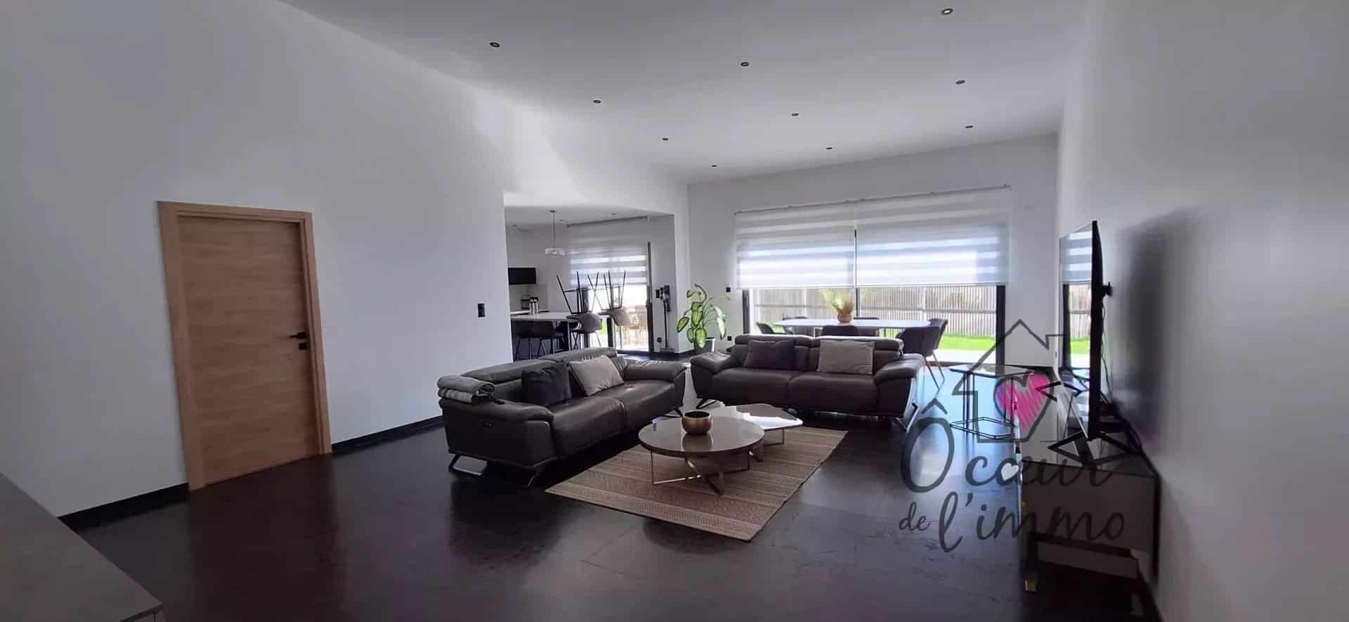 Plain pied 5 chambres 166m2 + garage.