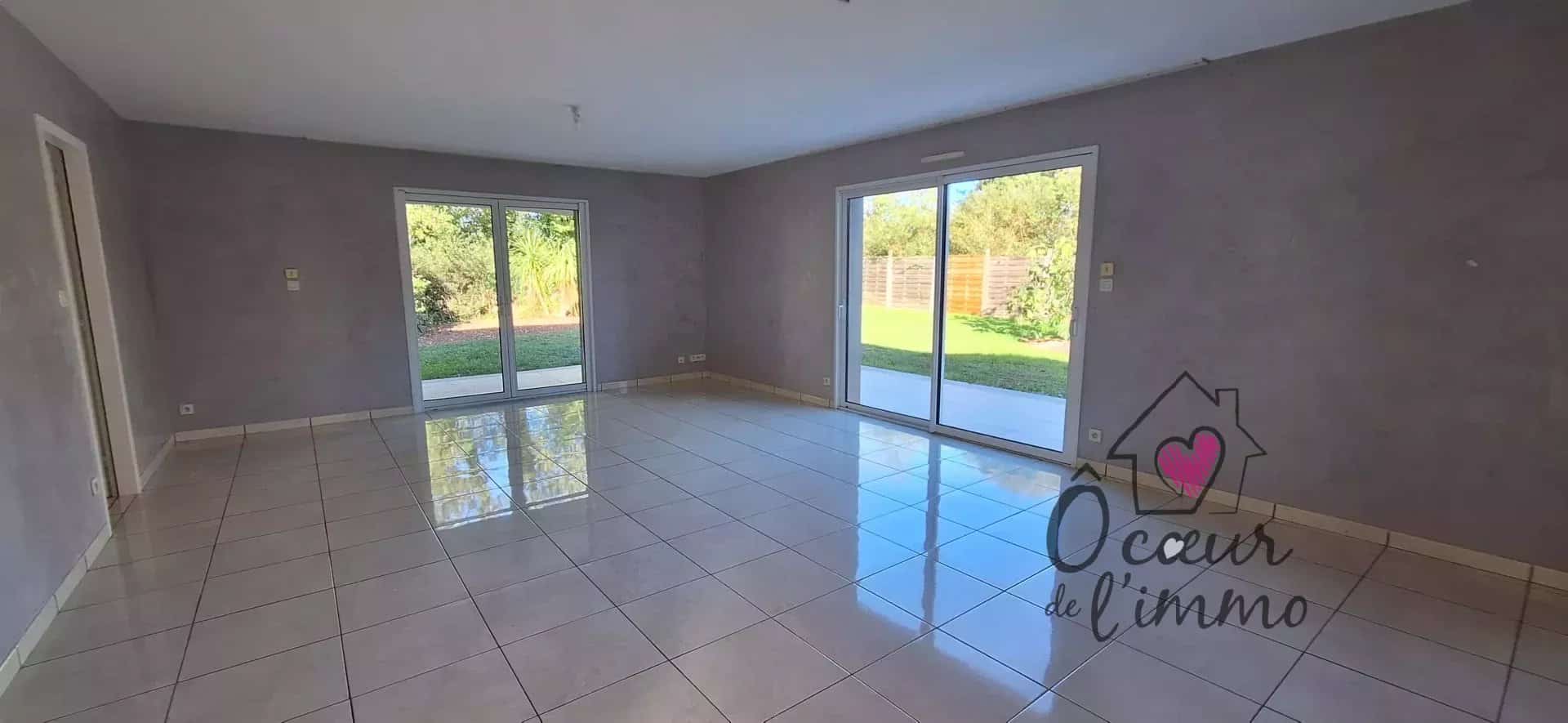 Plain pied  : 4 chambres avec garage.