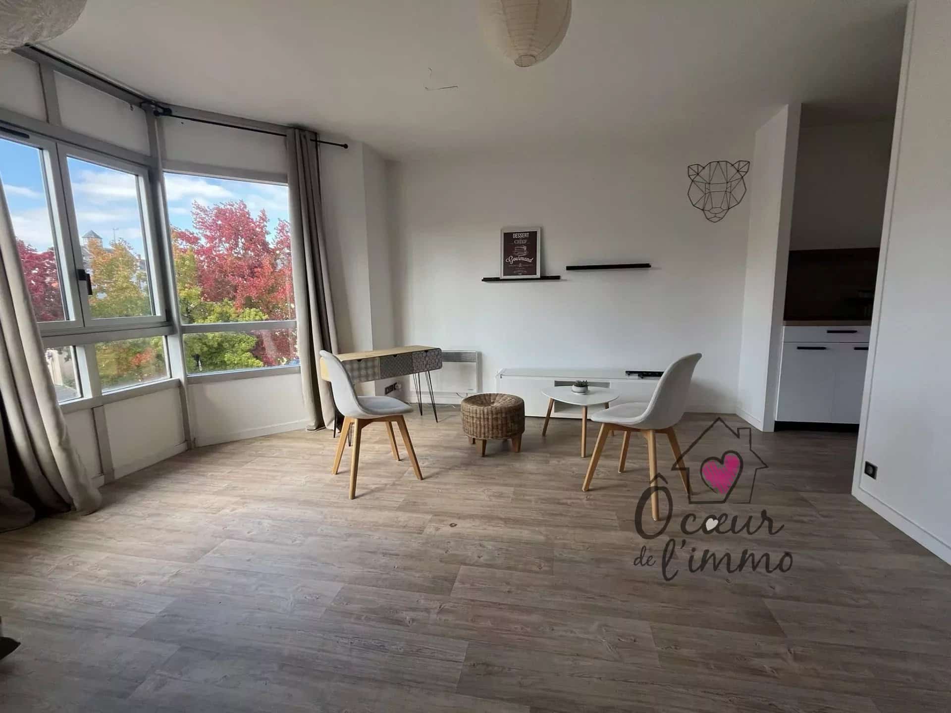 CENTRE VILLE CHOLET T2 MEUBLE