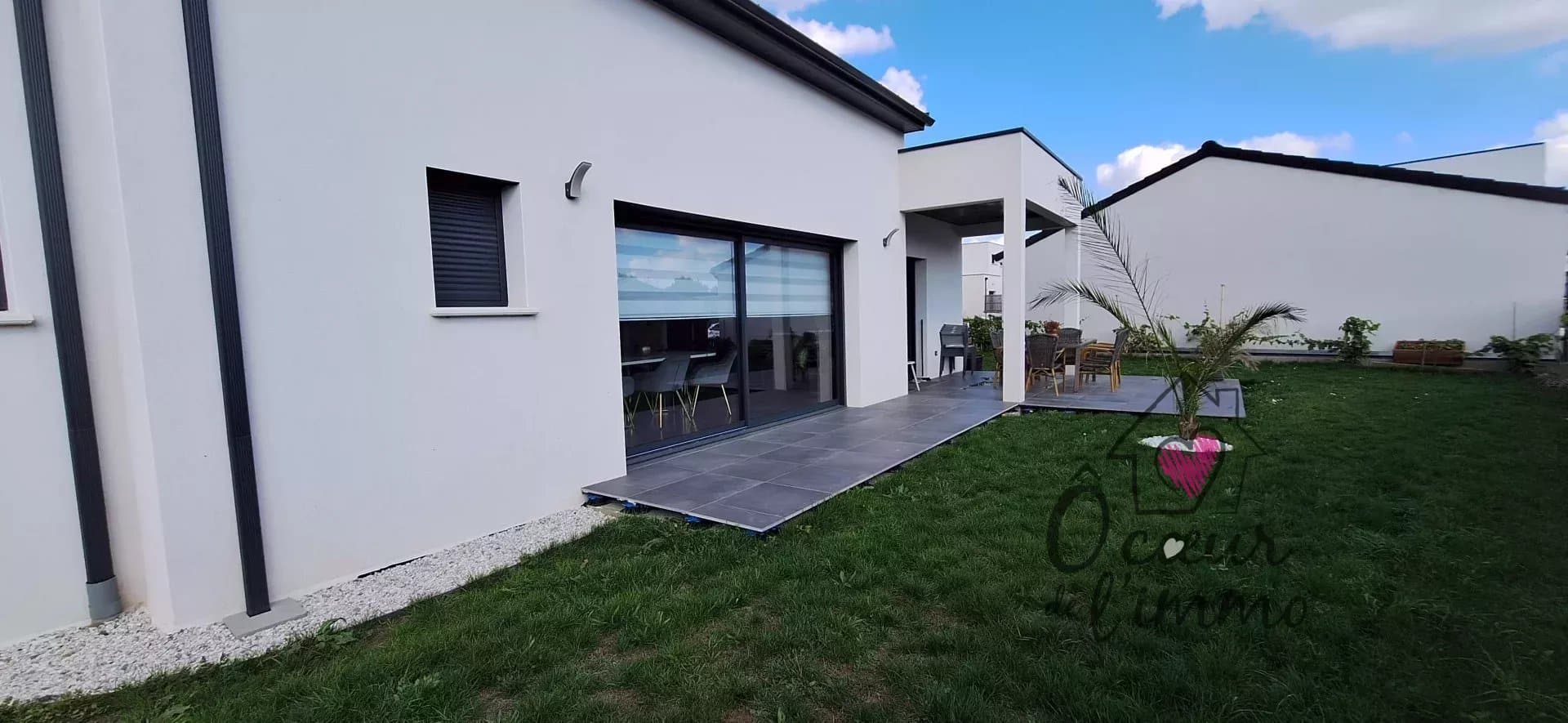 Plain pied 5 chambres 166m2 + garage.