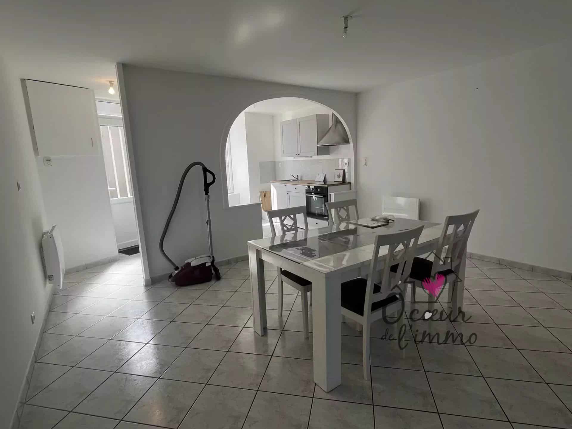 AXE CHOLET-NANTES , MAISON T3  MEUBLEE