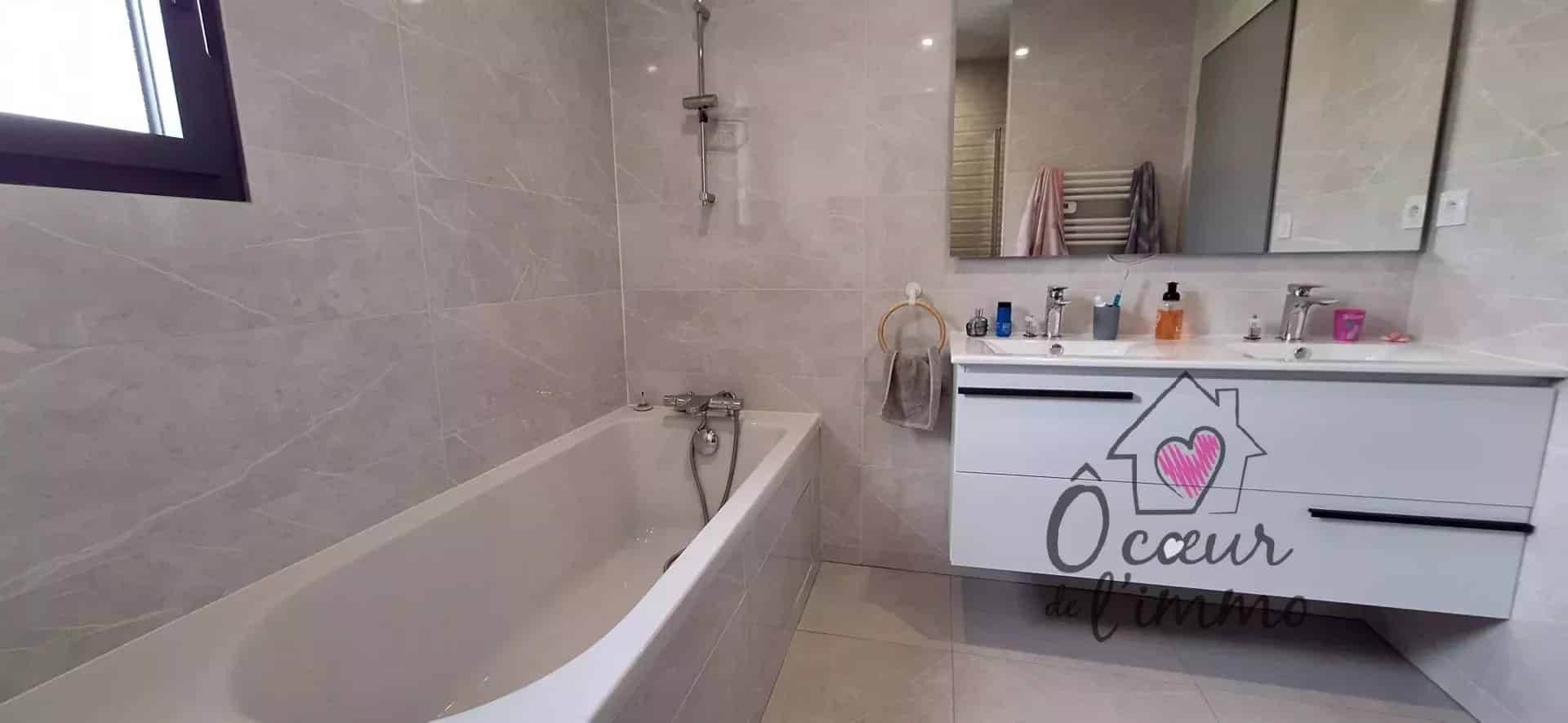 Maison  moderne : 4 chambres + garage